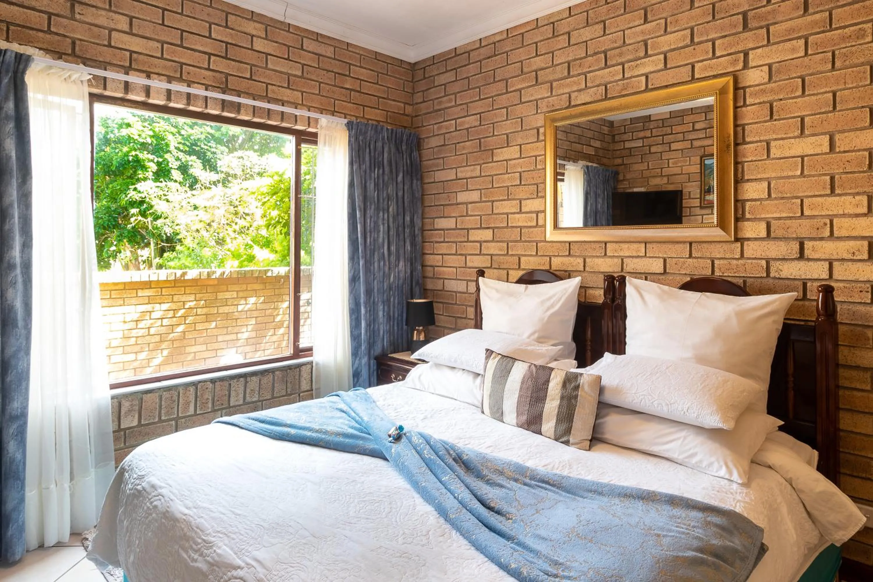 Bedroom, Bed in Villa Majestic for Exclusive Accommodation