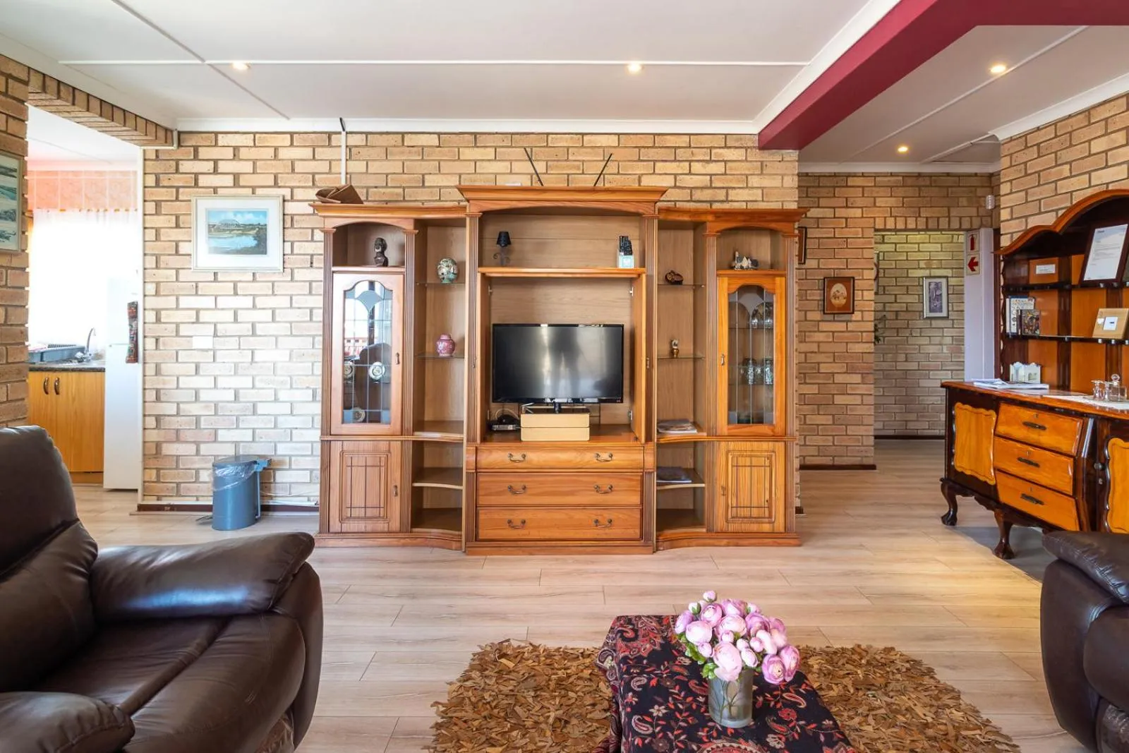 TV and multimedia in Villa Majestic for Exclusive Accommodation