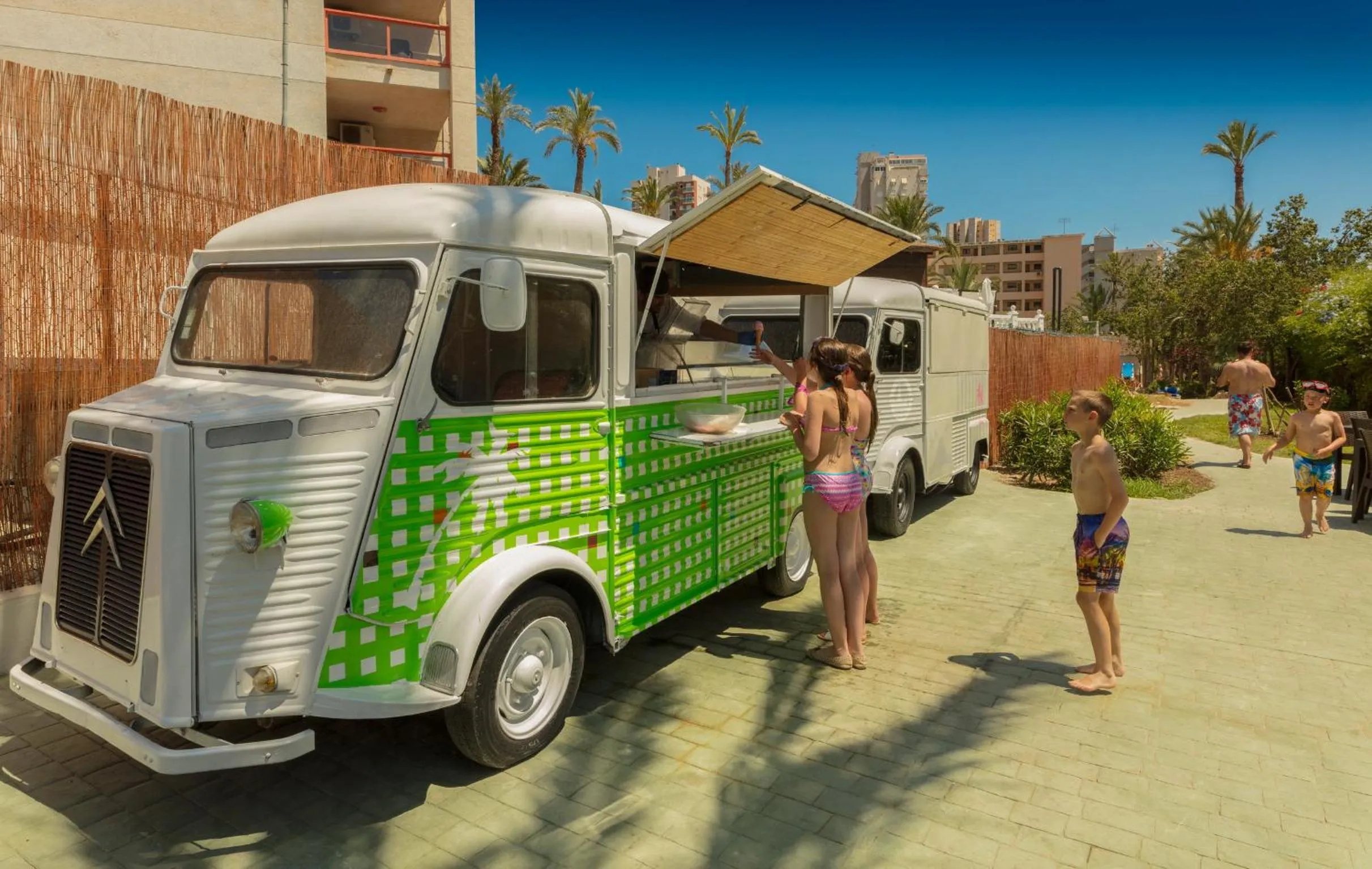 Area and facilities in Magic Tropical Splash