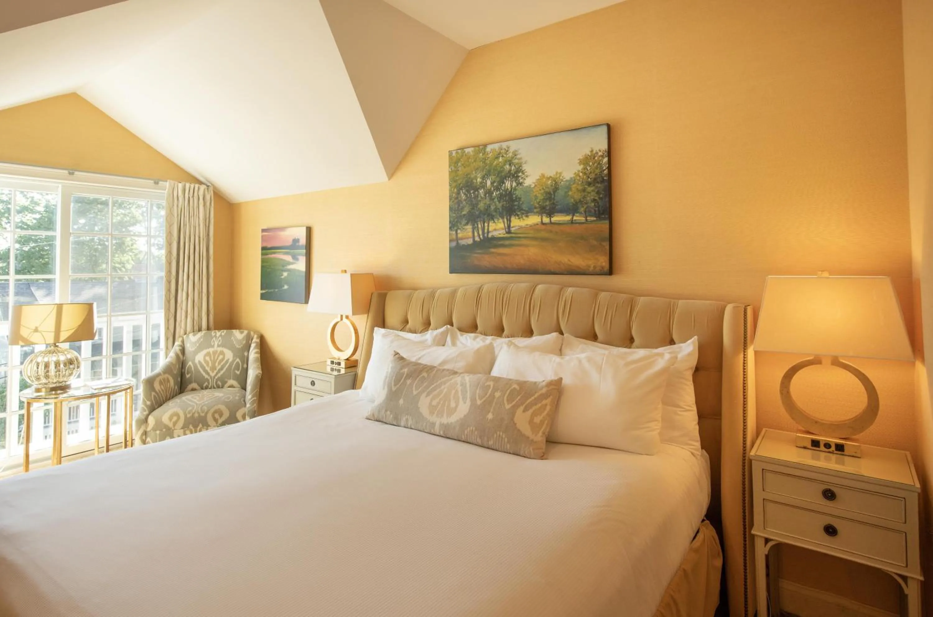 Bedroom, Bed in The Grand Hotel