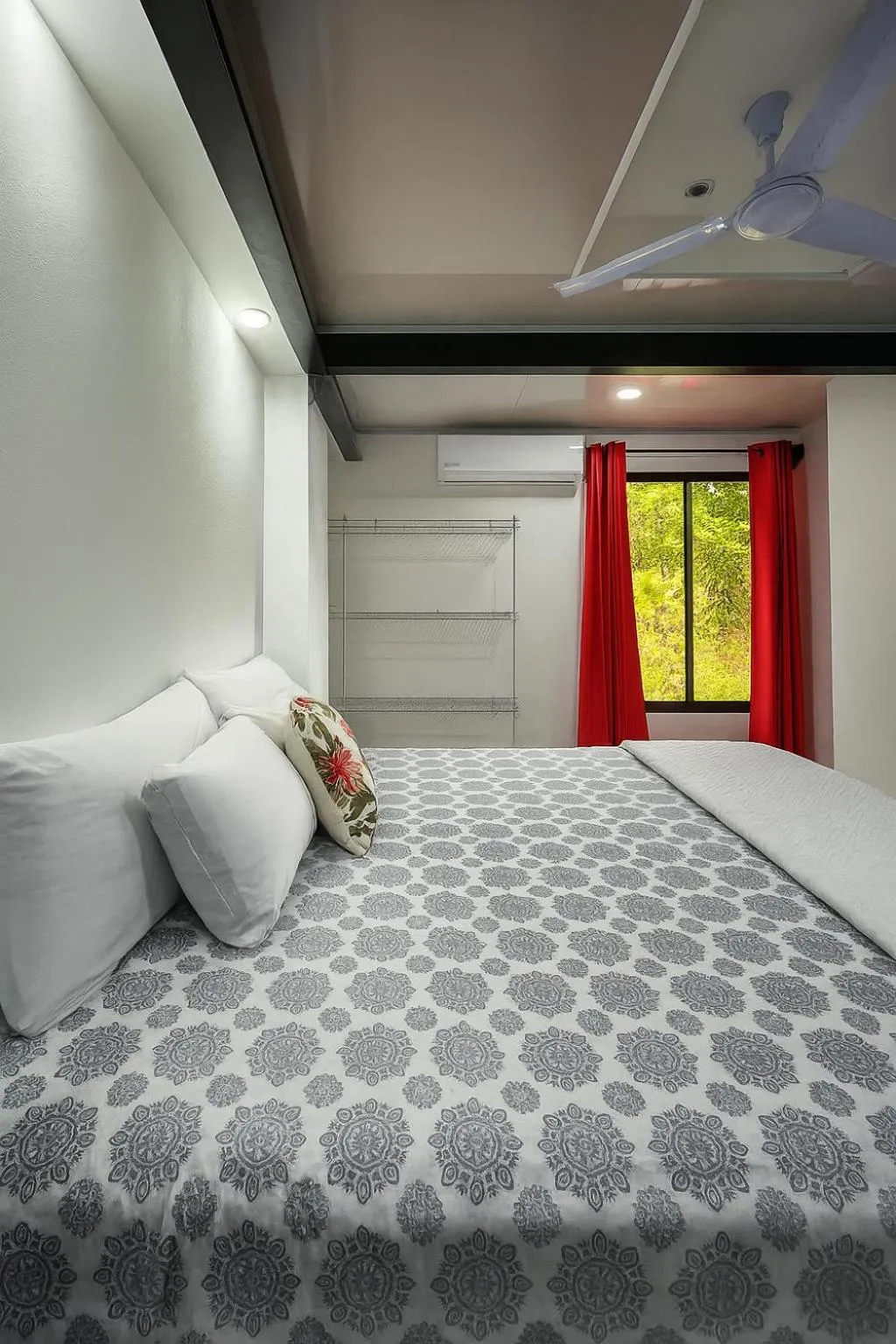 Bed in Vista del Pacifico Boutique Hotel