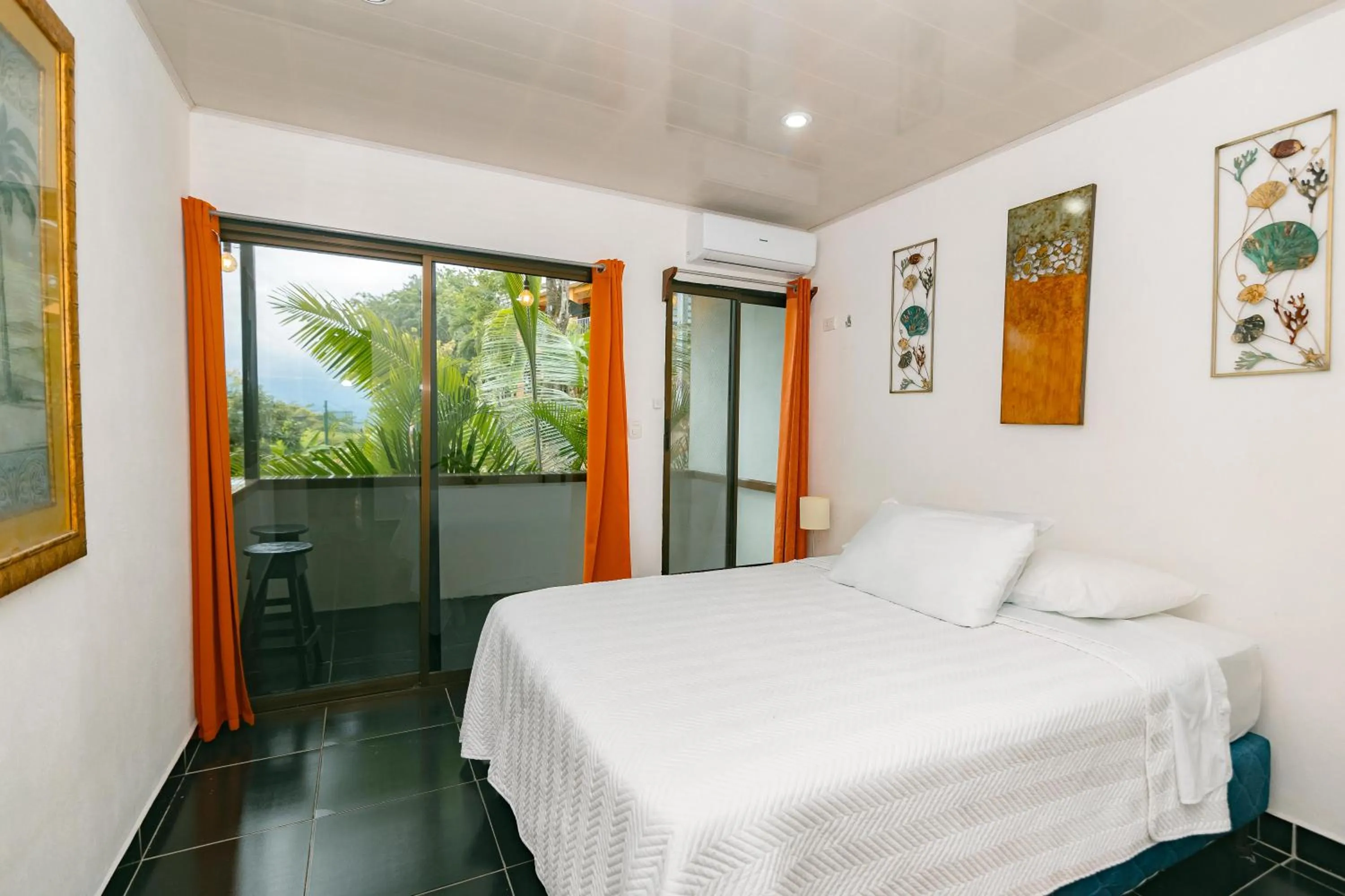 Bed in Vista del Pacifico Boutique Hotel