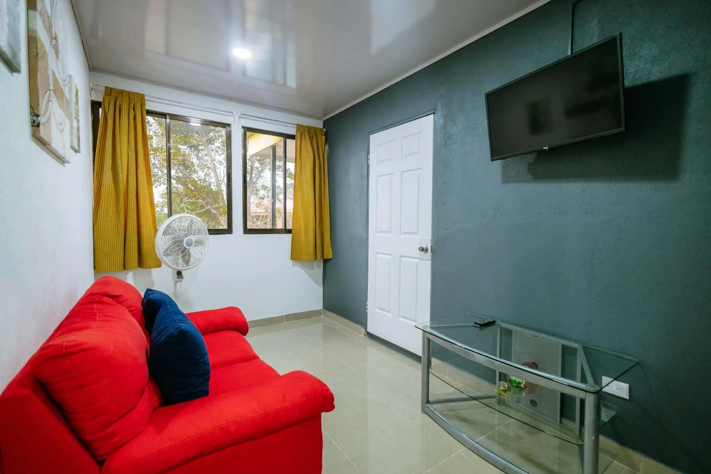 TV and multimedia in Vista del Pacifico Boutique Hotel