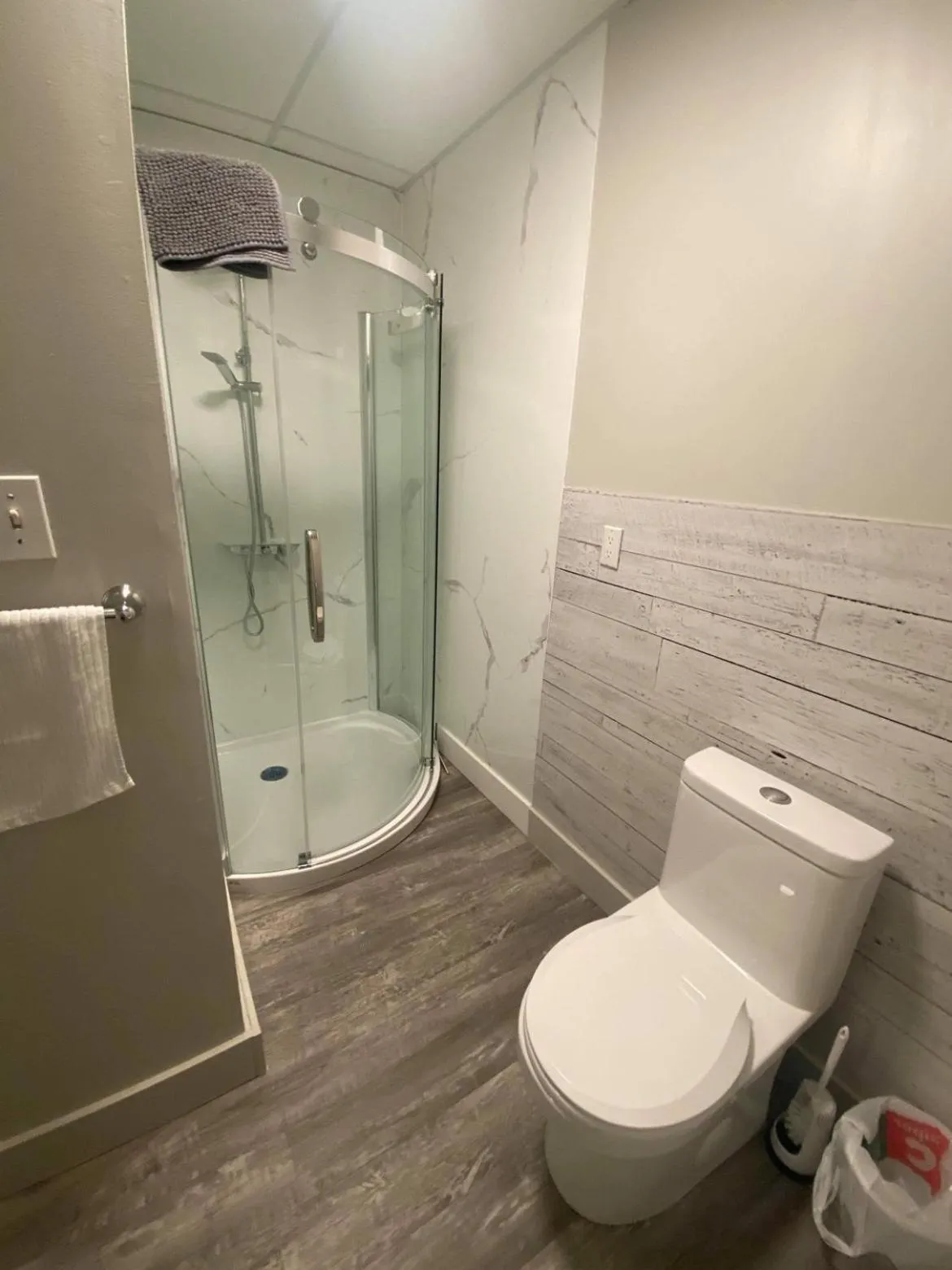 Bathroom in Le Convivial