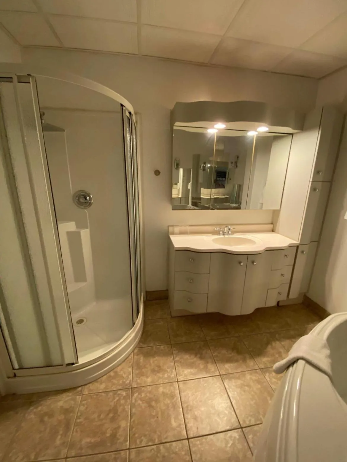 Shower in Le Convivial