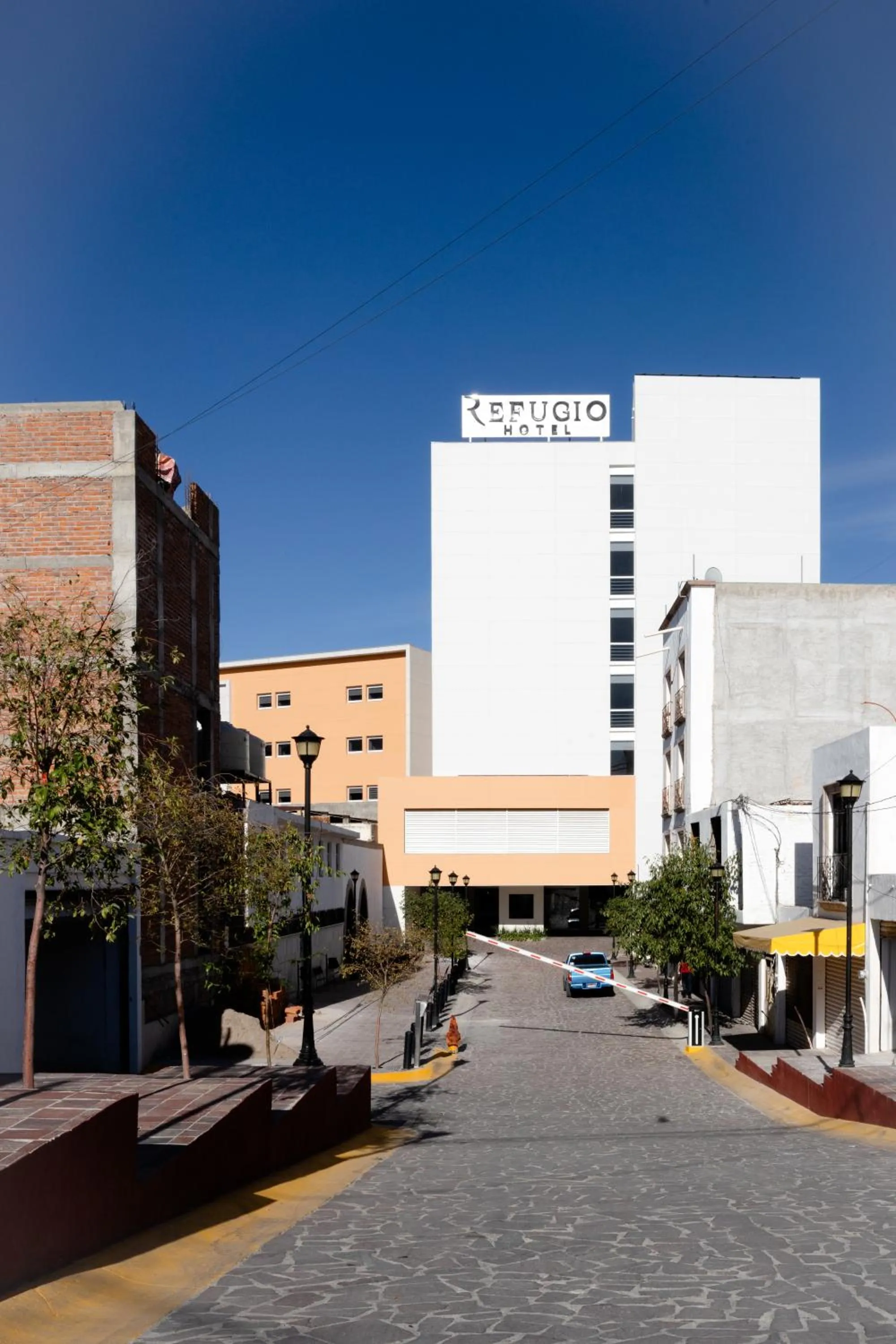 Property building in Hotel Refugio