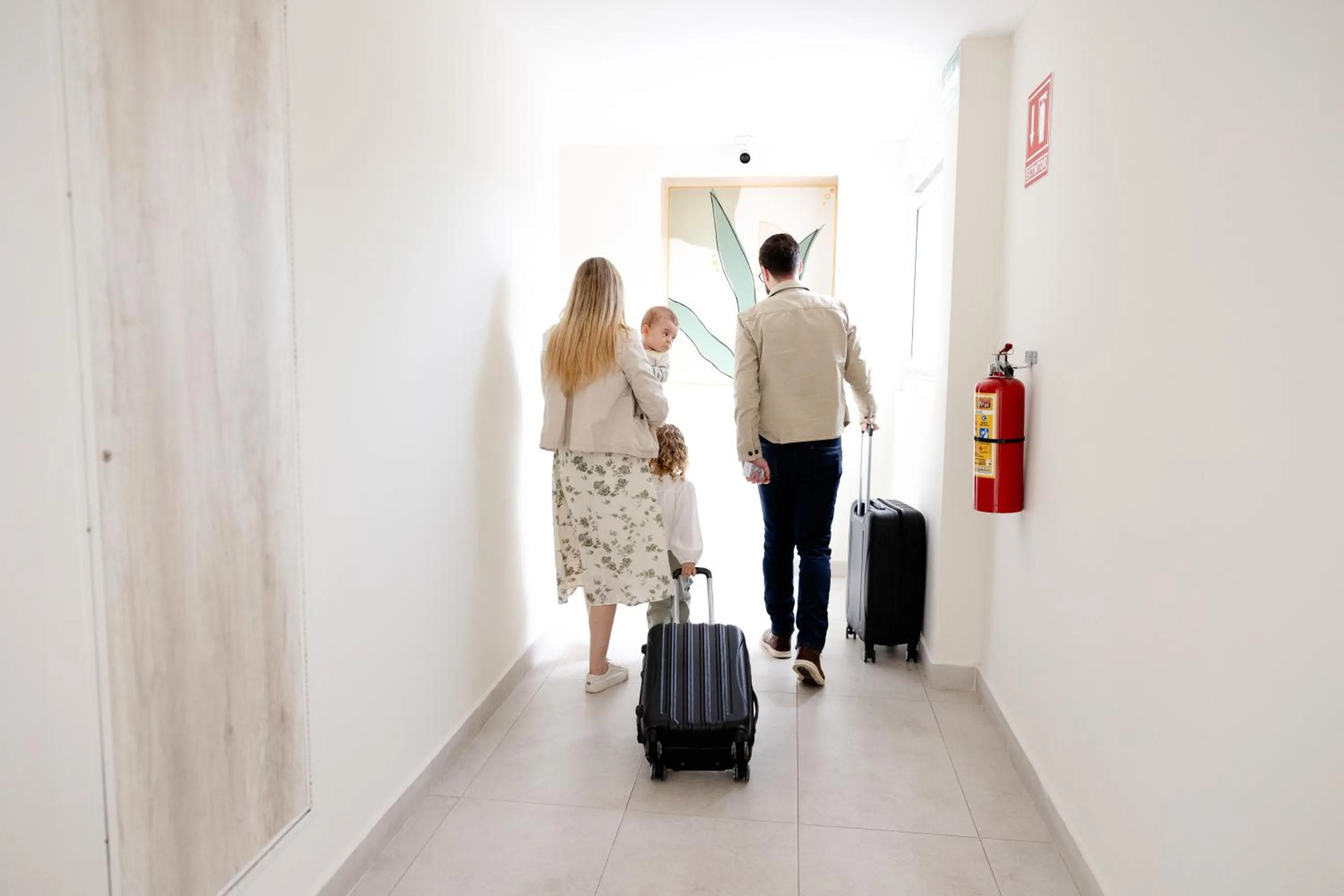 Guests in Hotel Refugio