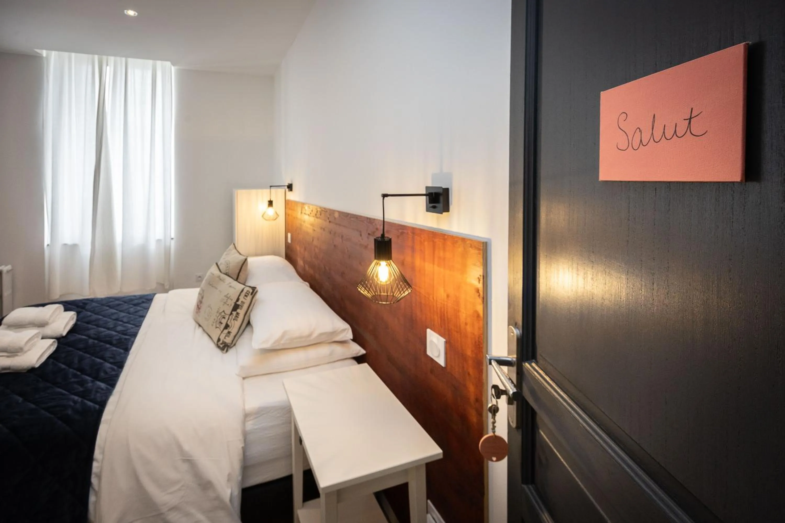 Bedroom, Bed in SalutBB Chambre d'hote