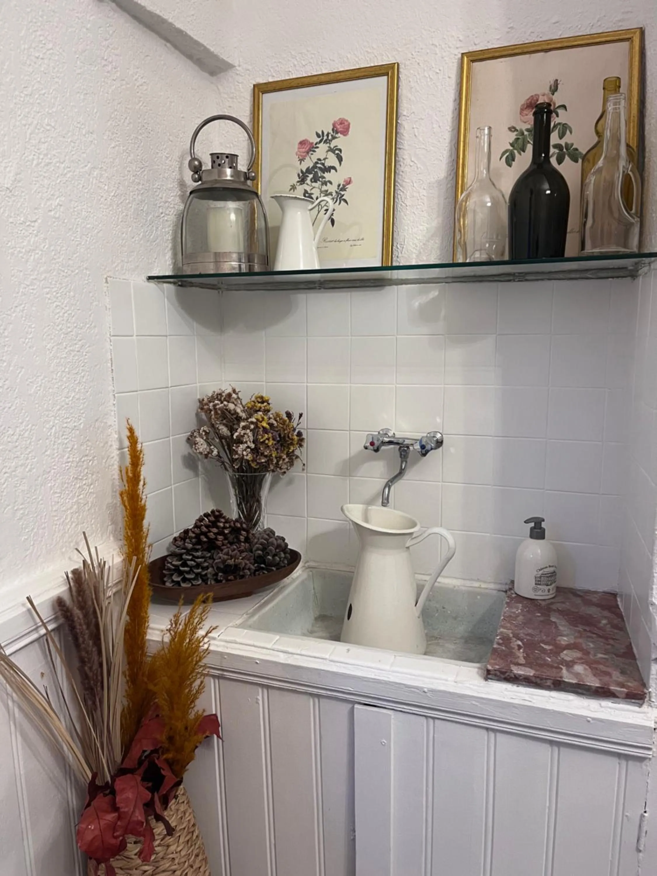 Decorative detail in SalutBB Chambre d'hote