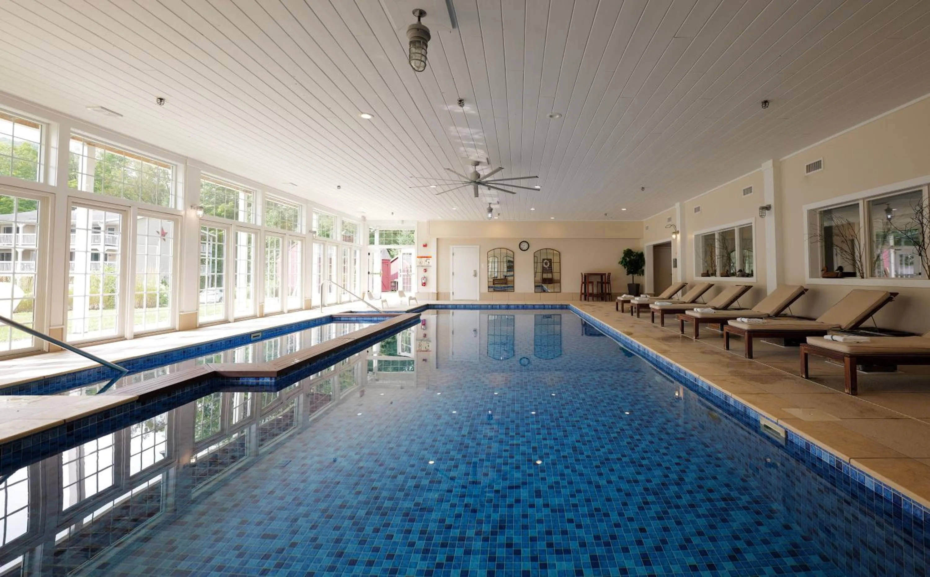 Swimming pool in On the River Inn