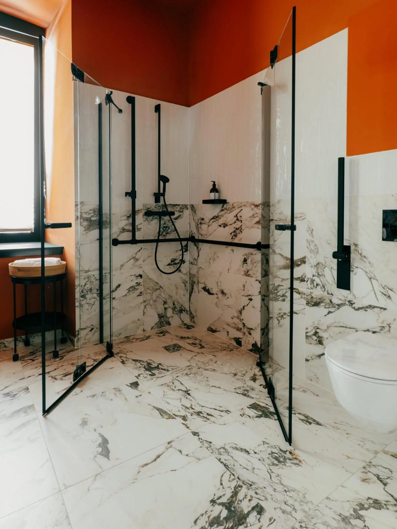 Shower in WELTWIEN Luxury Art Apartments & Free Parking