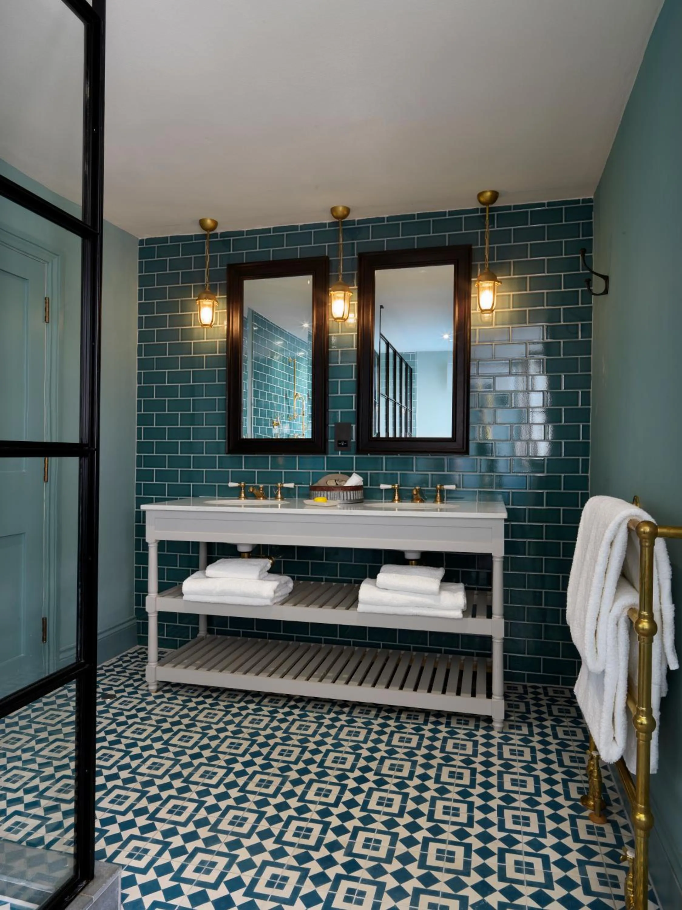 Shower in No131 The Promenade