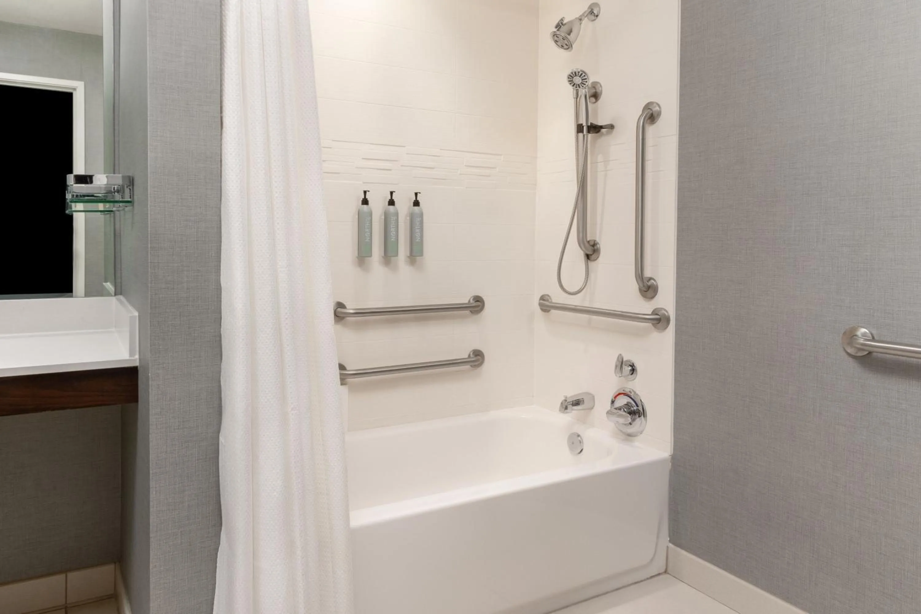 Bathroom in Residence Inn by Marriott Youngstown Warren/Niles