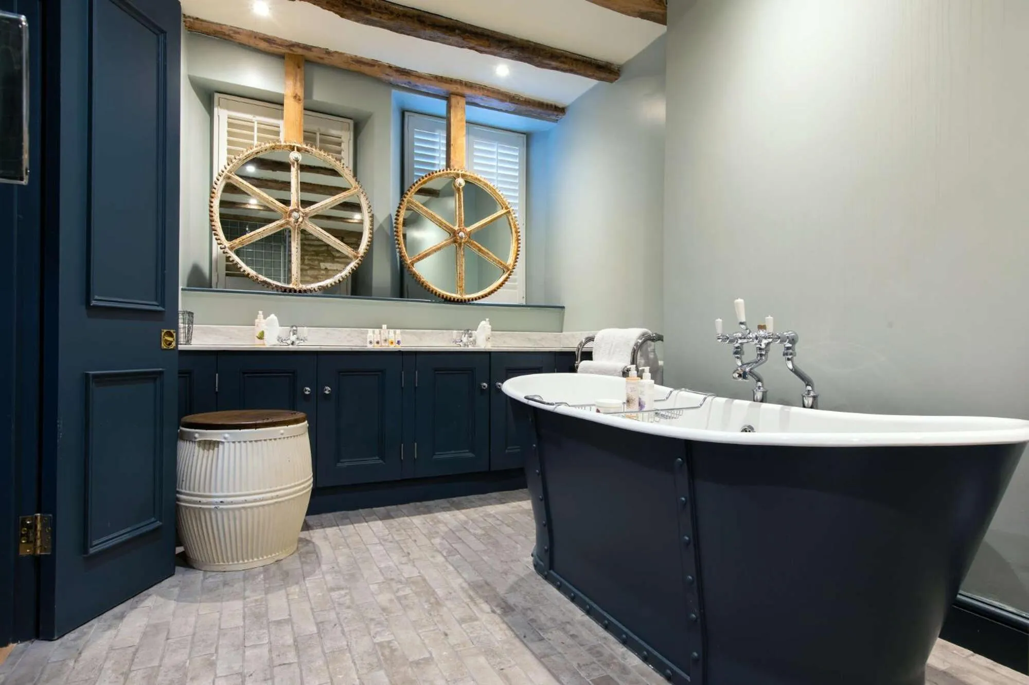 Bathroom in The Wheatsheaf Inn