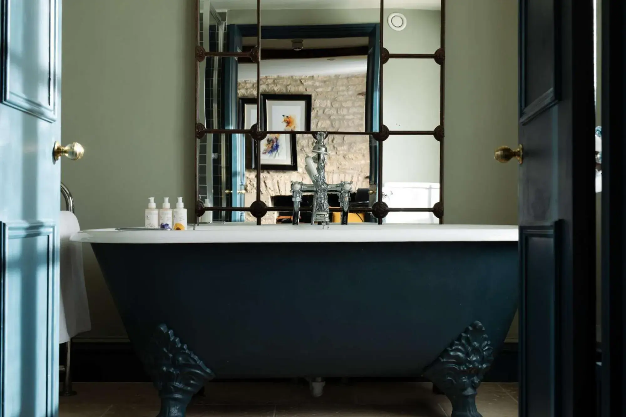 Deluxe Double Room in The Wheatsheaf Inn Deluxe Double Room in The Wheatsheaf Inn