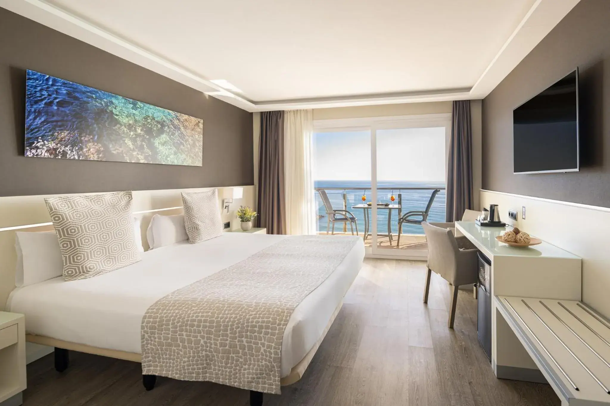 Executive Double or Twin Room with Sea View - single occupancy in Calipolis Executive Double or Twin Room with Sea View - single occupancy in Calipolis