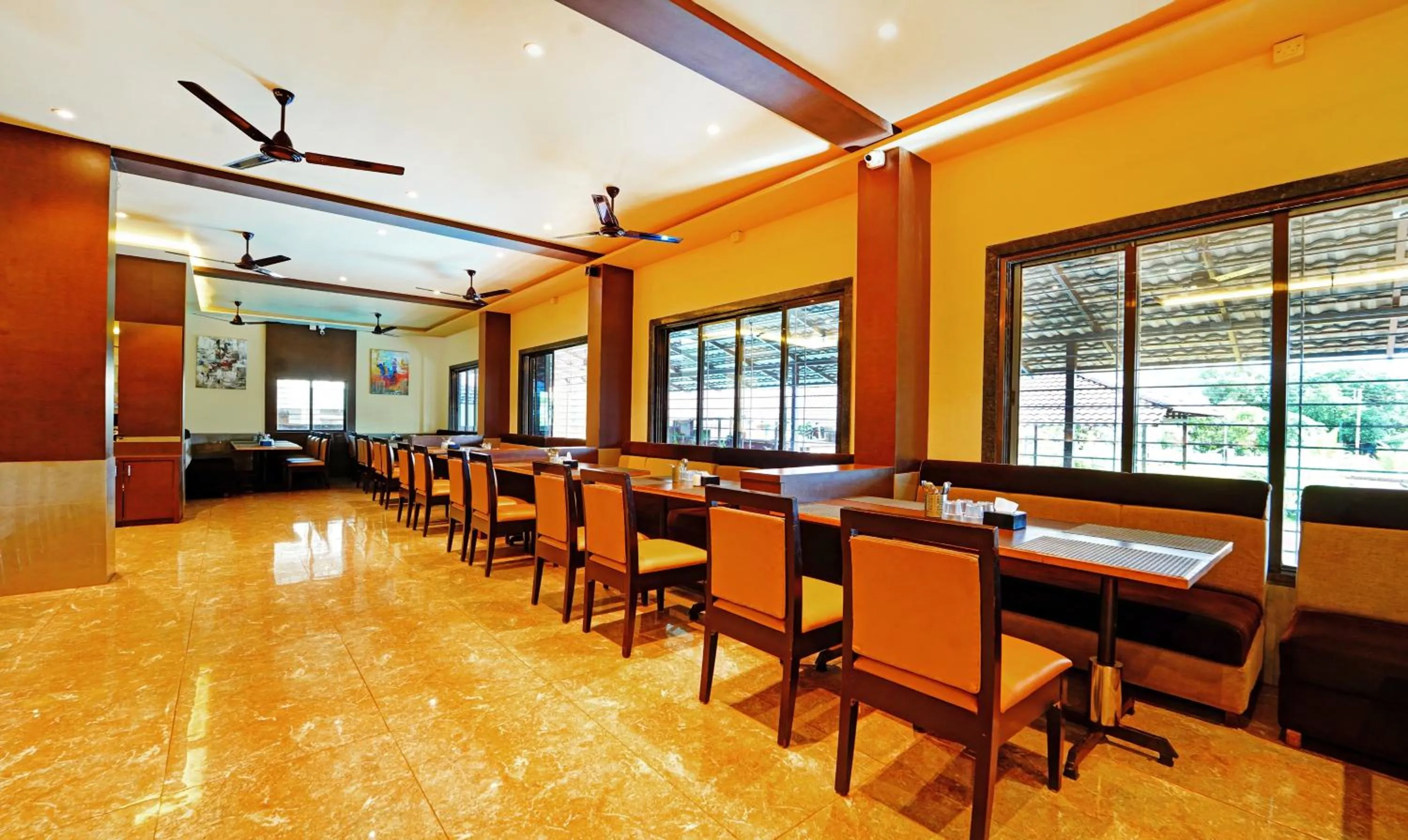 Restaurant/places to eat in Treebo SS Residency With Mountain View