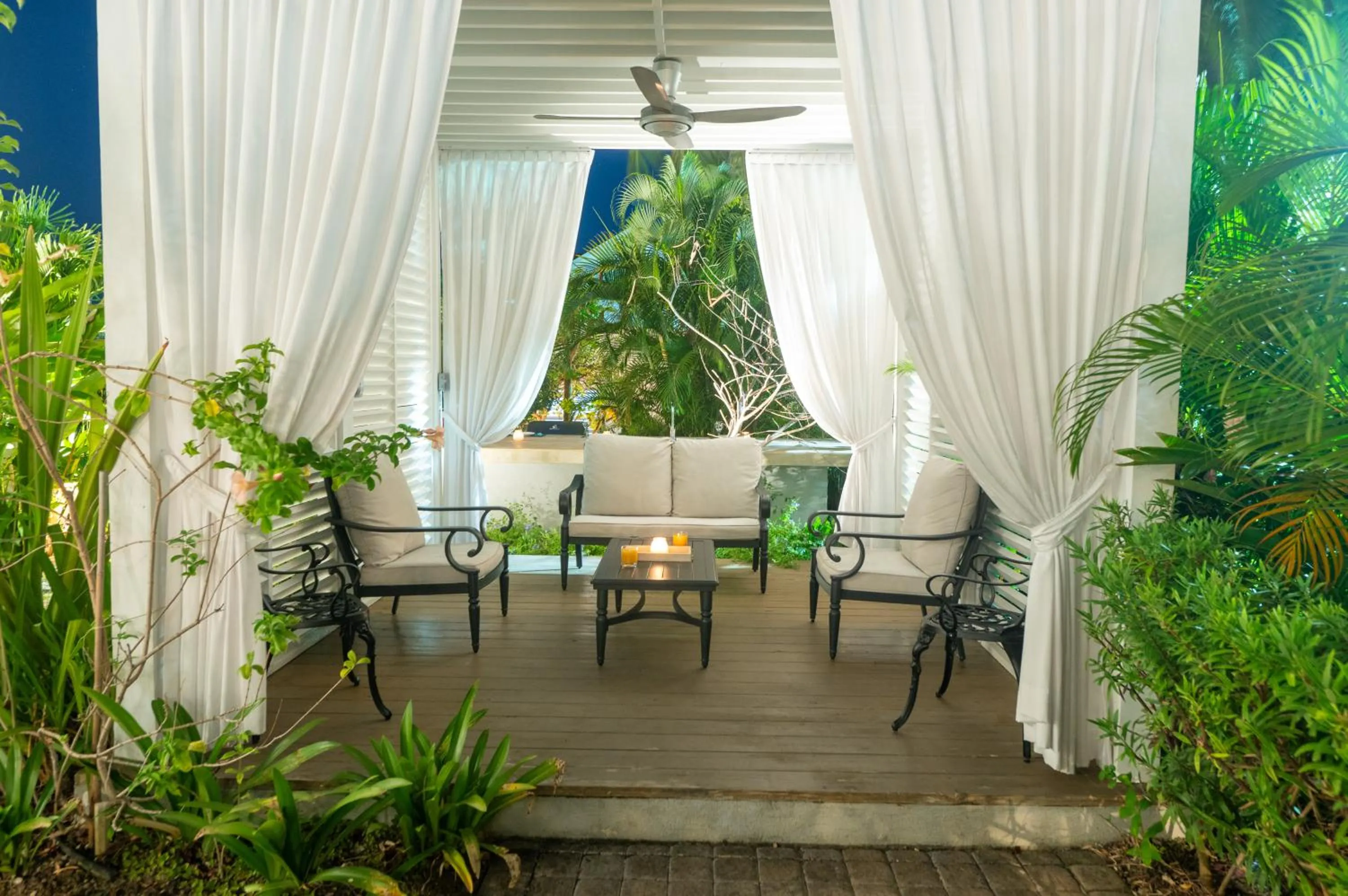Seating area in Blue Haven Holiday Apartments