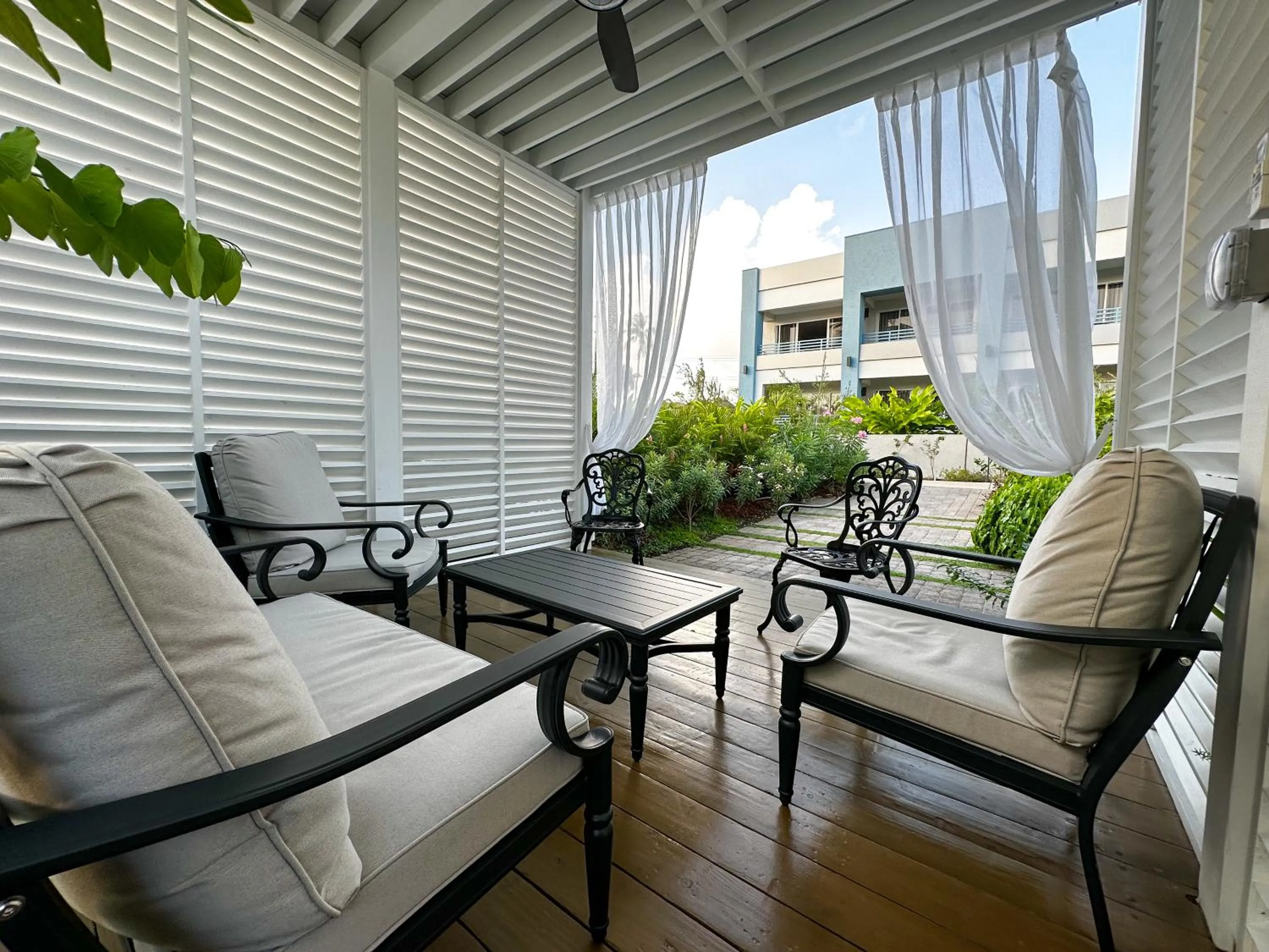 Seating area in Blue Haven Holiday Apartments