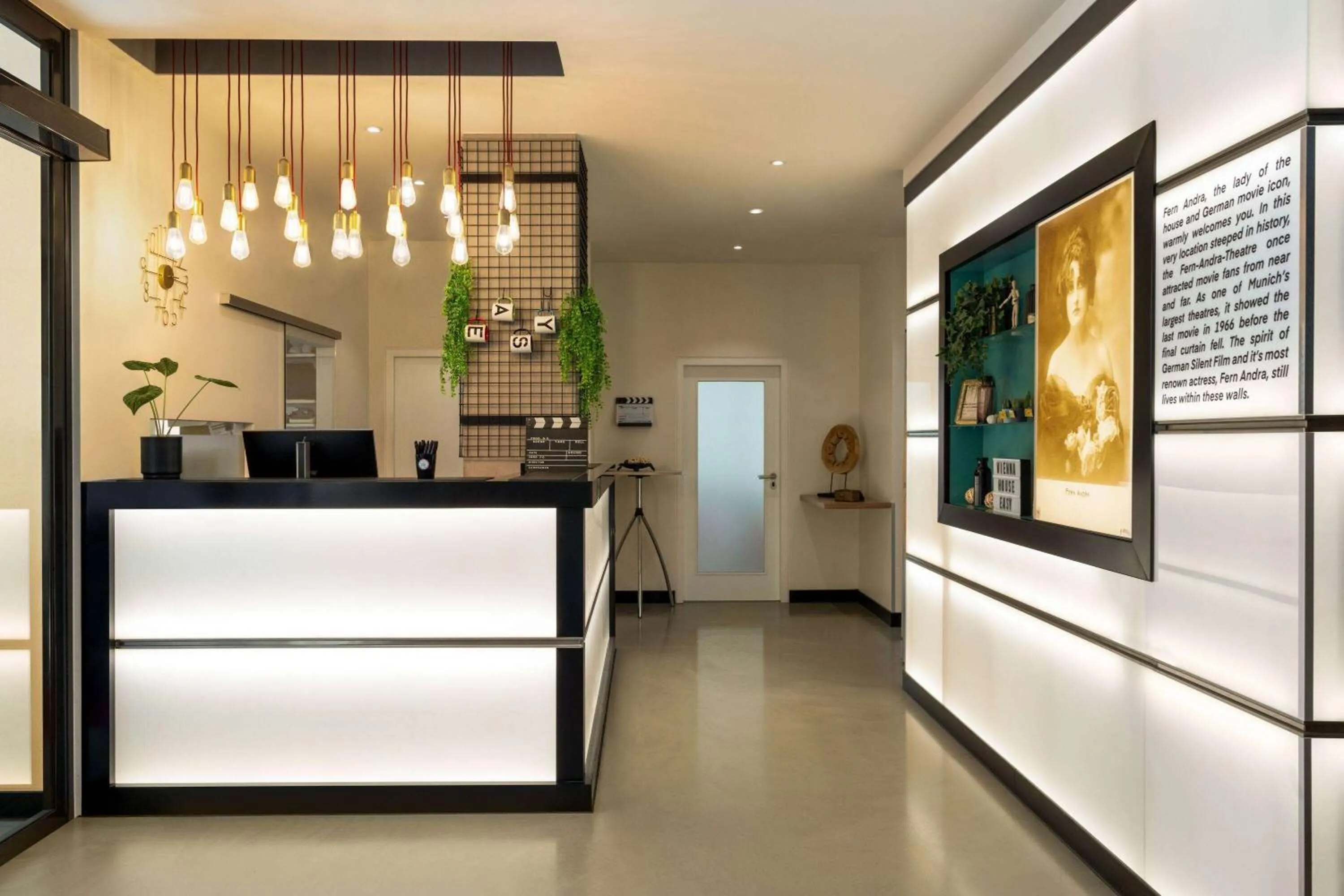 Lobby or reception in Vienna House Easy by Wyndham München