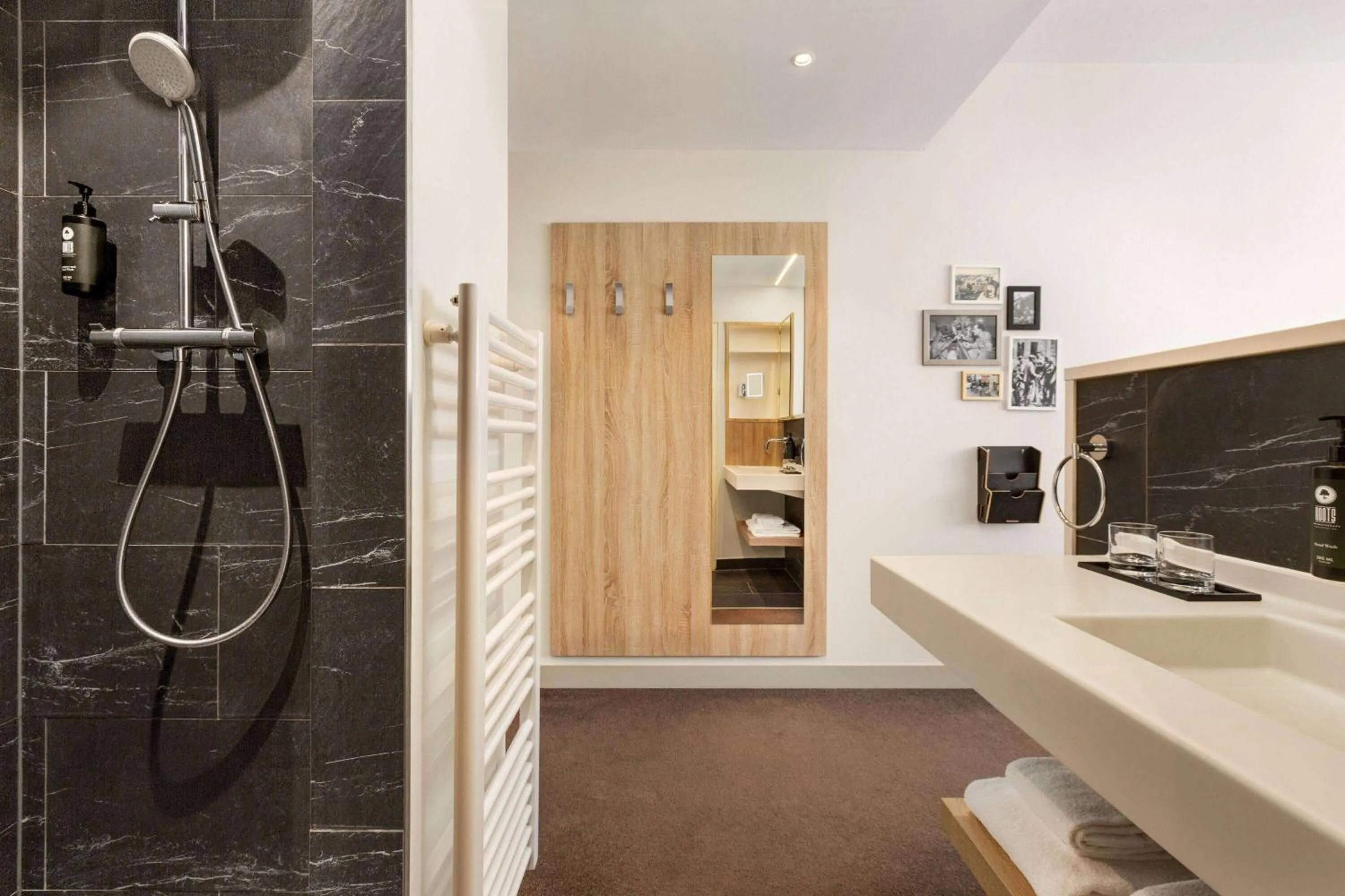 TV and multimedia in Vienna House Easy by Wyndham München