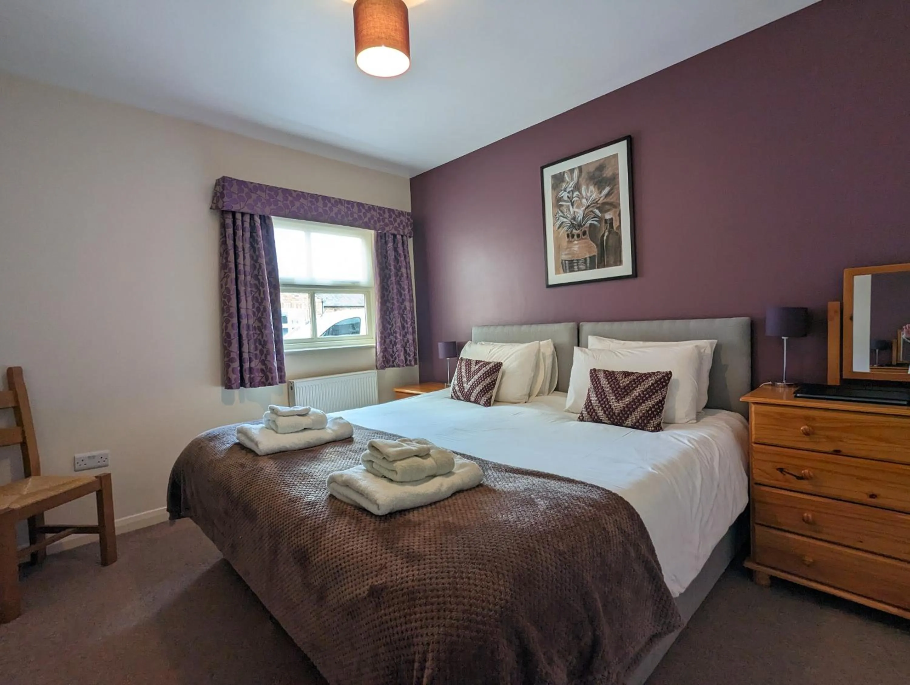 Bedroom, Bed in Wold Escapes, Highfield Farm