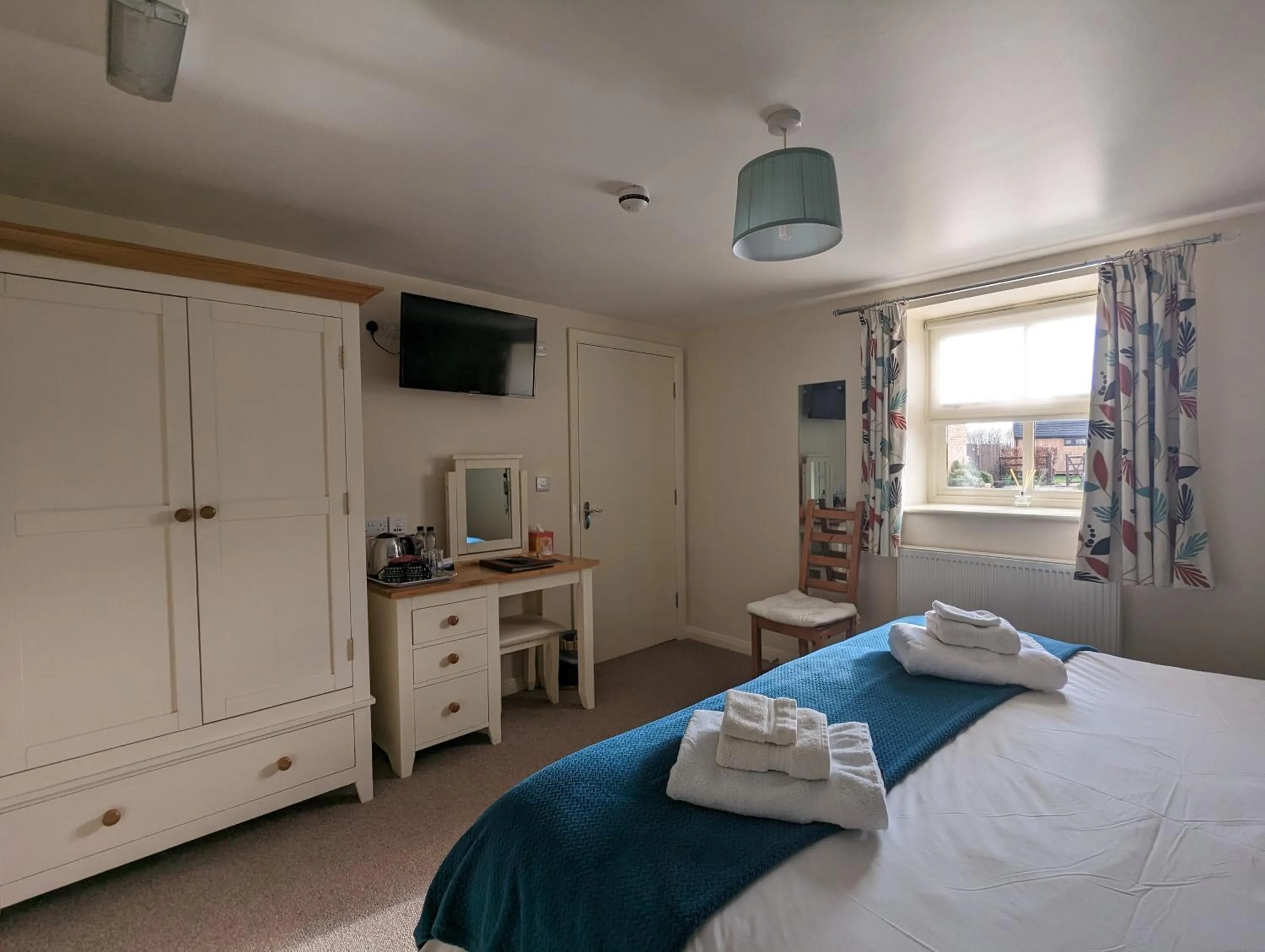 Bed in Wold Escapes, Highfield Farm