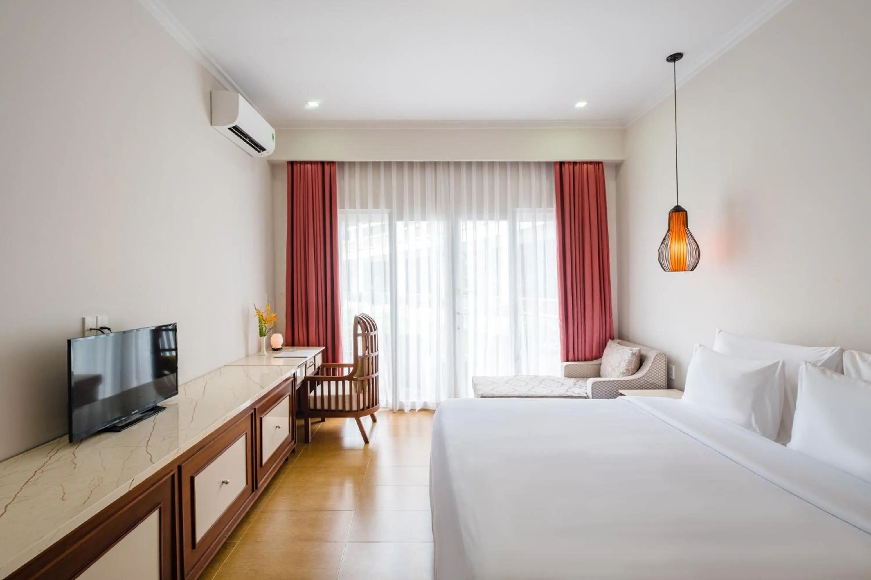 Bedroom, Bed in Minera Hot Springs Binh Chau