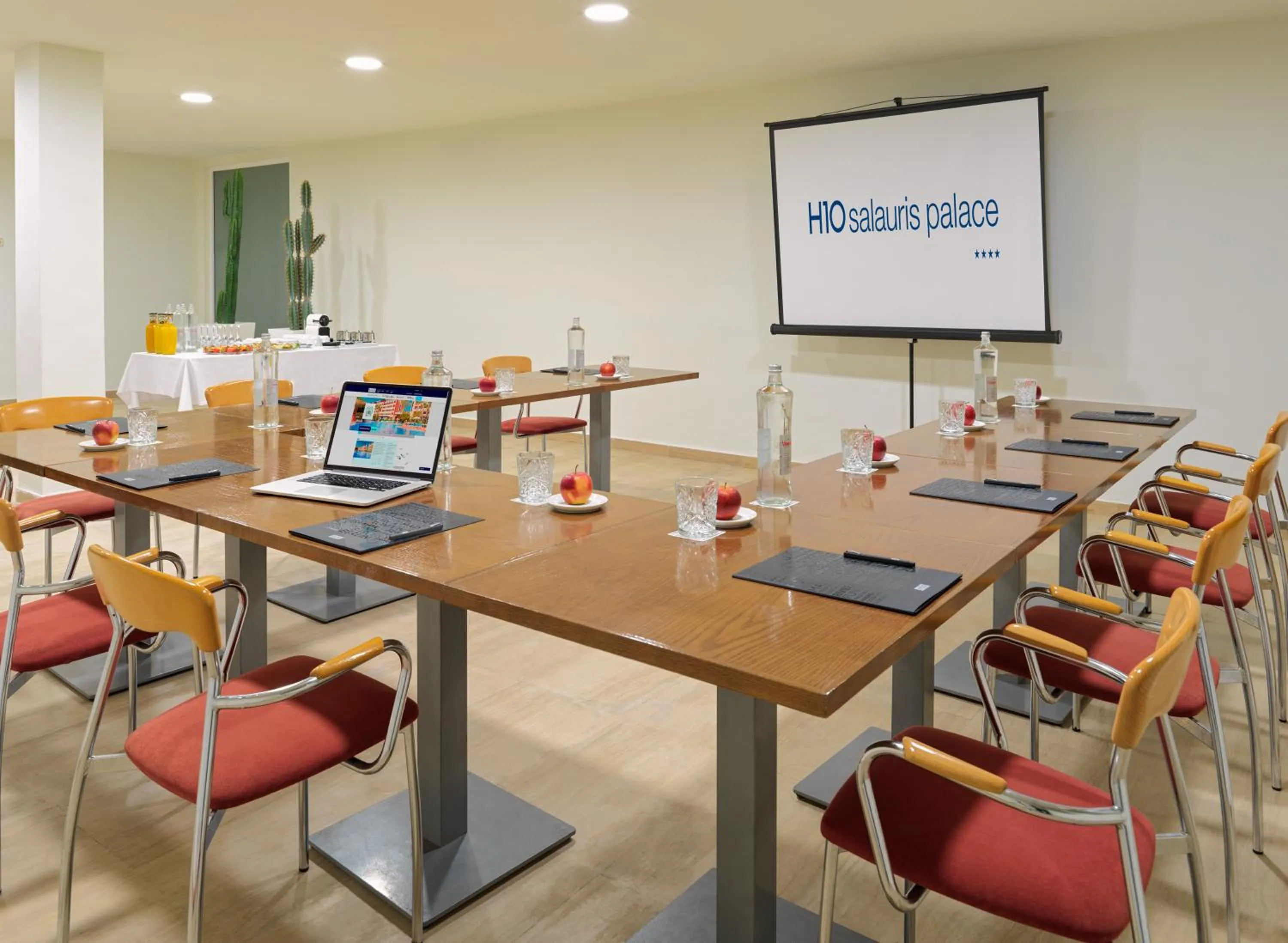 Meeting/conference room in H10 Salauris Palace