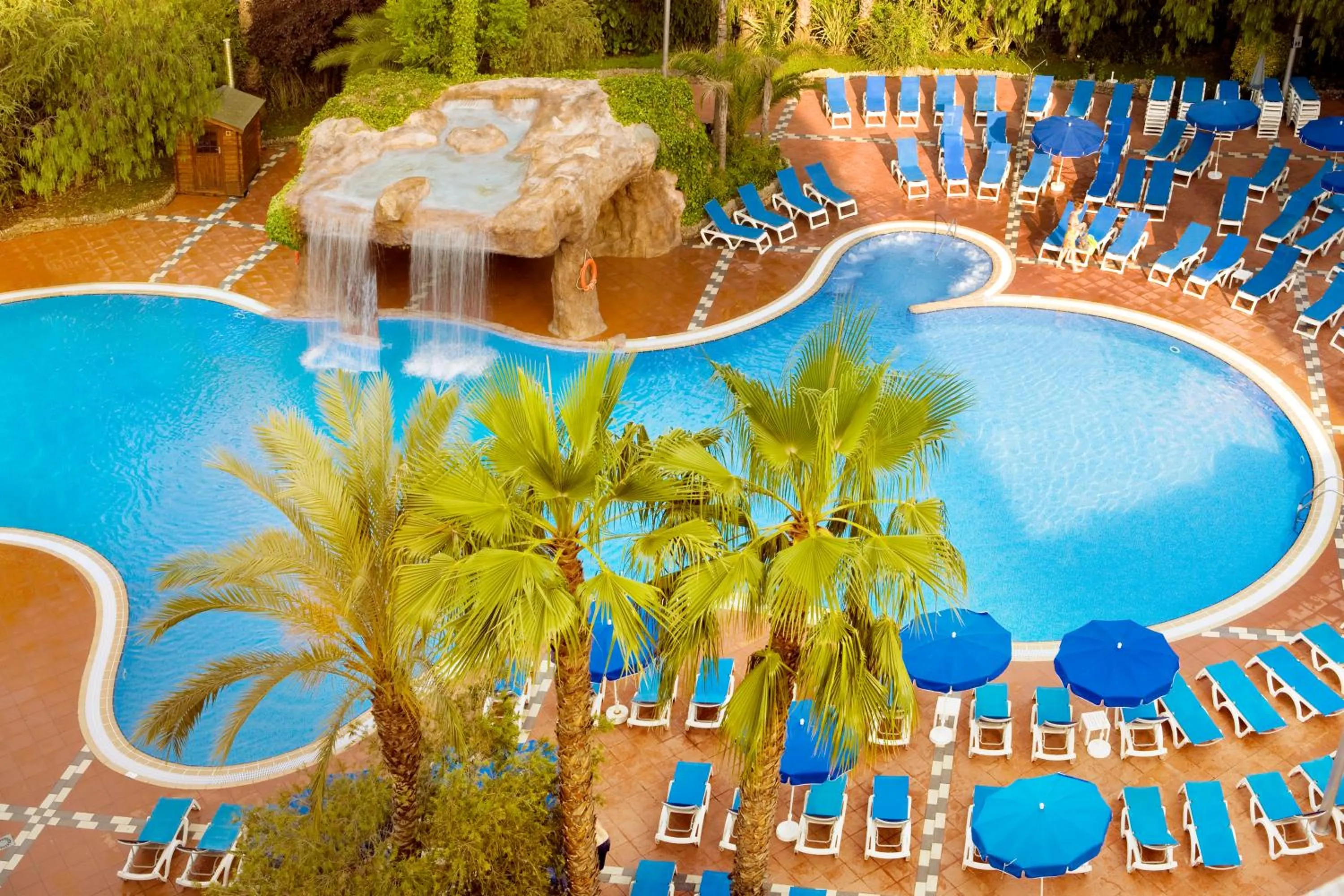 Swimming pool in H10 Salauris Palace