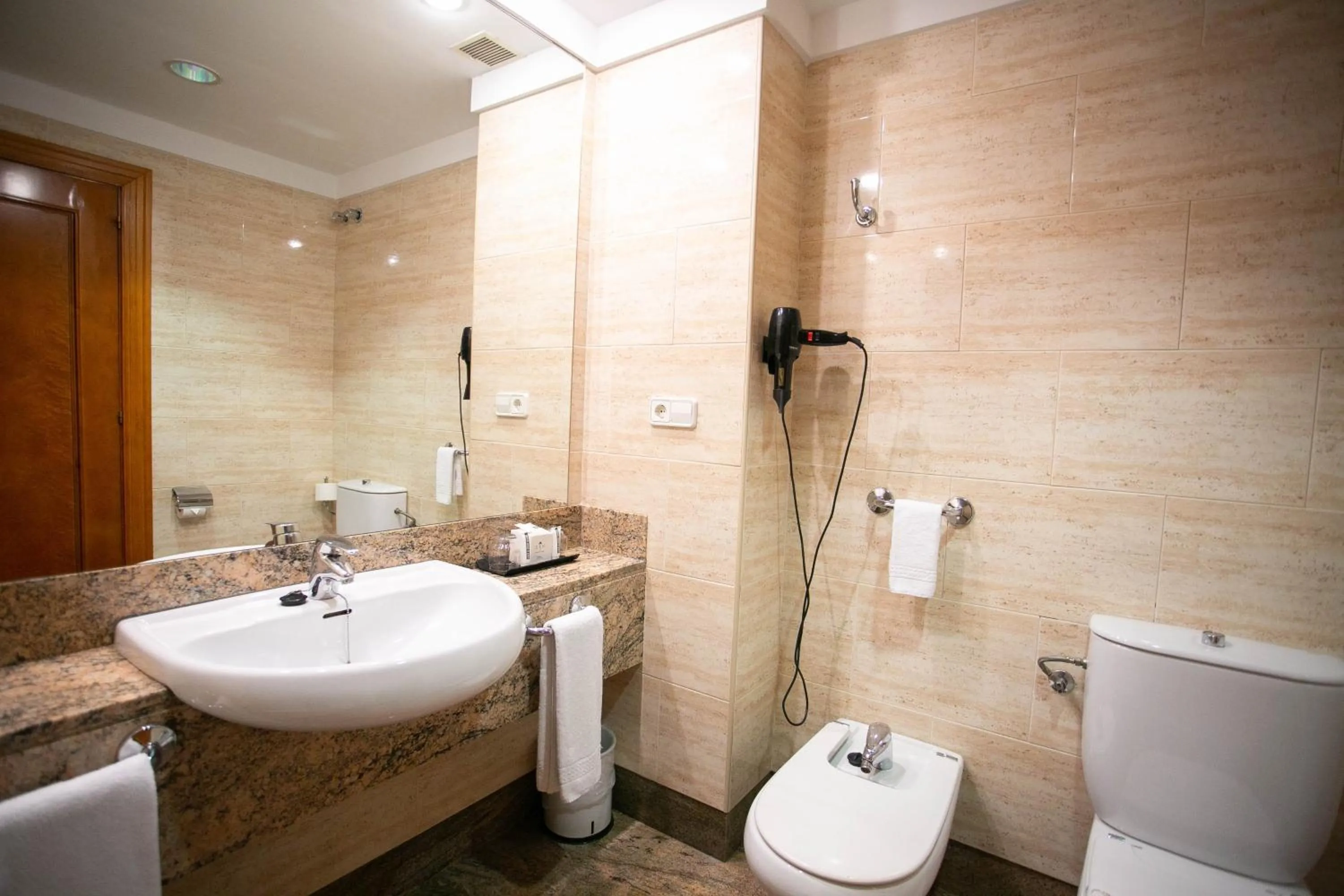 Bathroom in Hotel Sercotel Ciudad de Oviedo