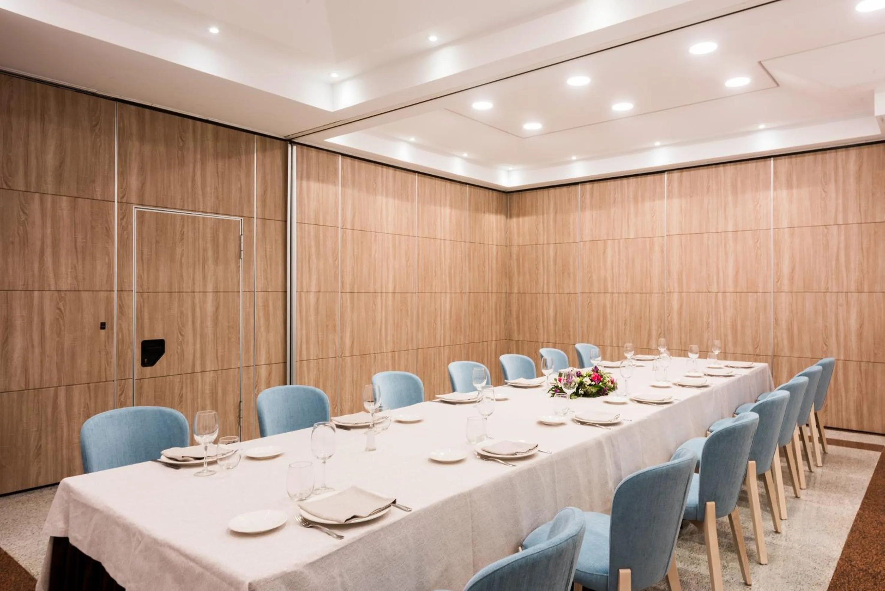 Restaurant/places to eat in Hotel Guadalajara & Conference Center Affiliated by Meliá