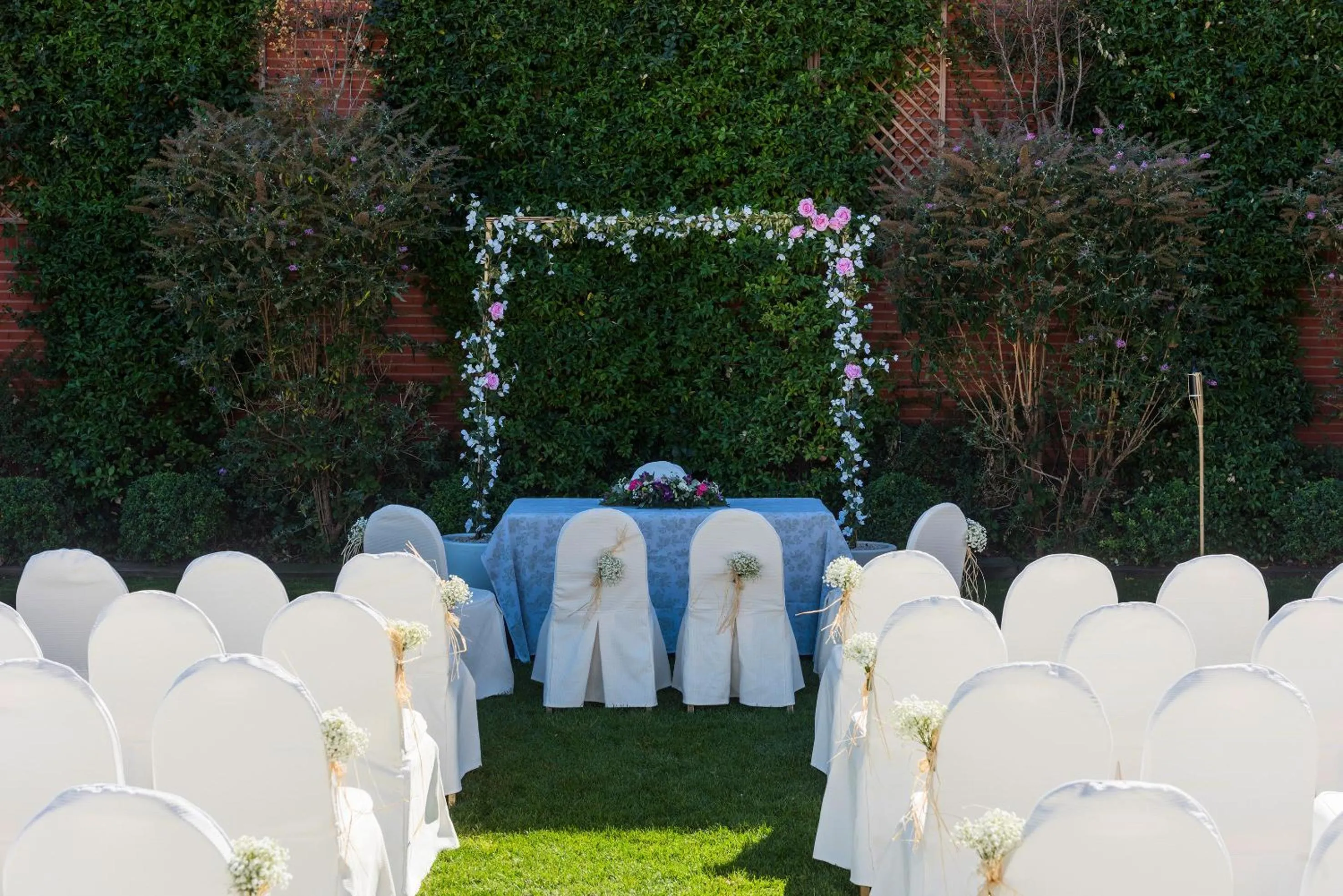 Garden in Hotel Guadalajara & Conference Center Affiliated by Meliá