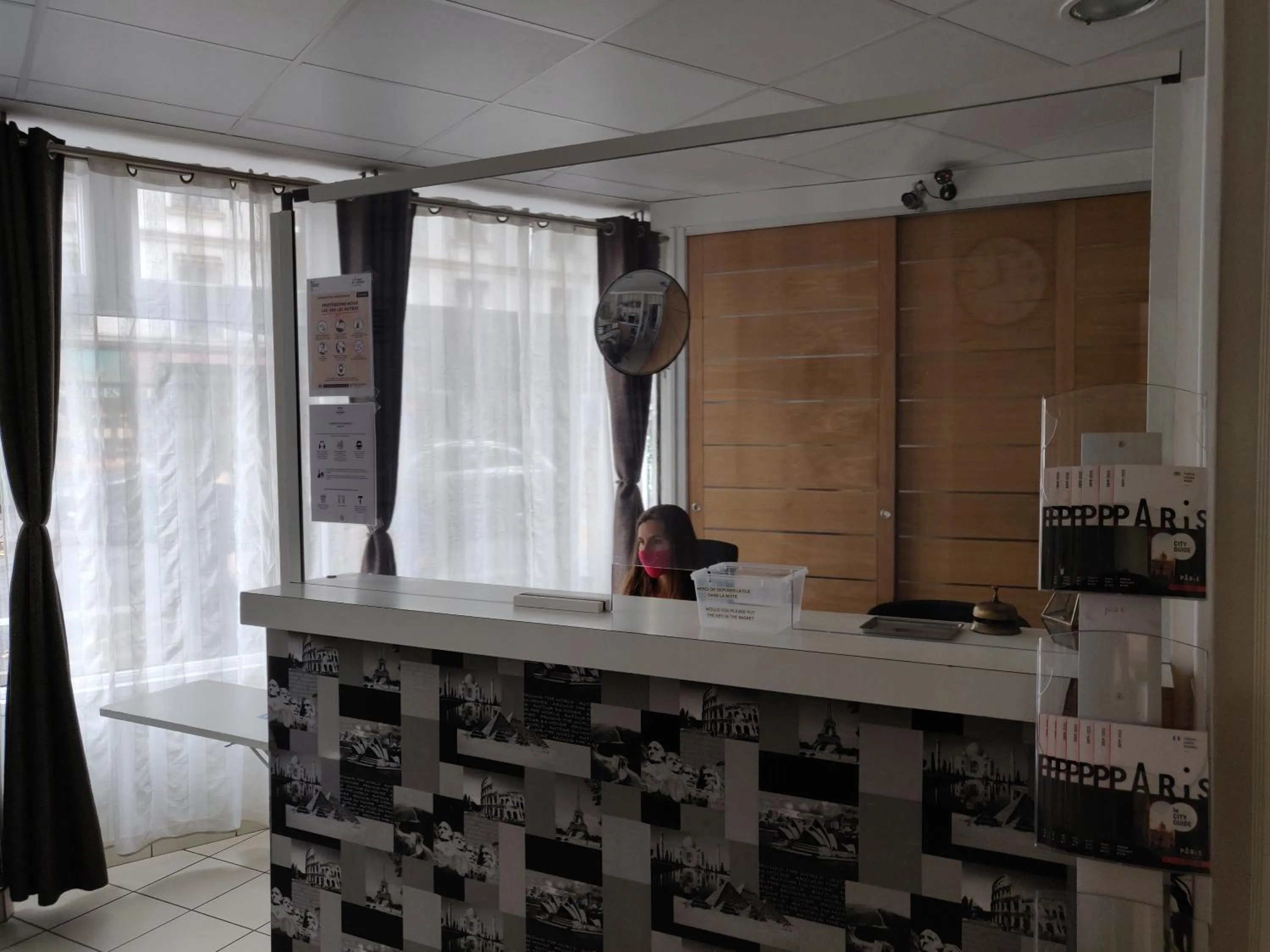 Lobby or reception in Hotel des Pyrénées