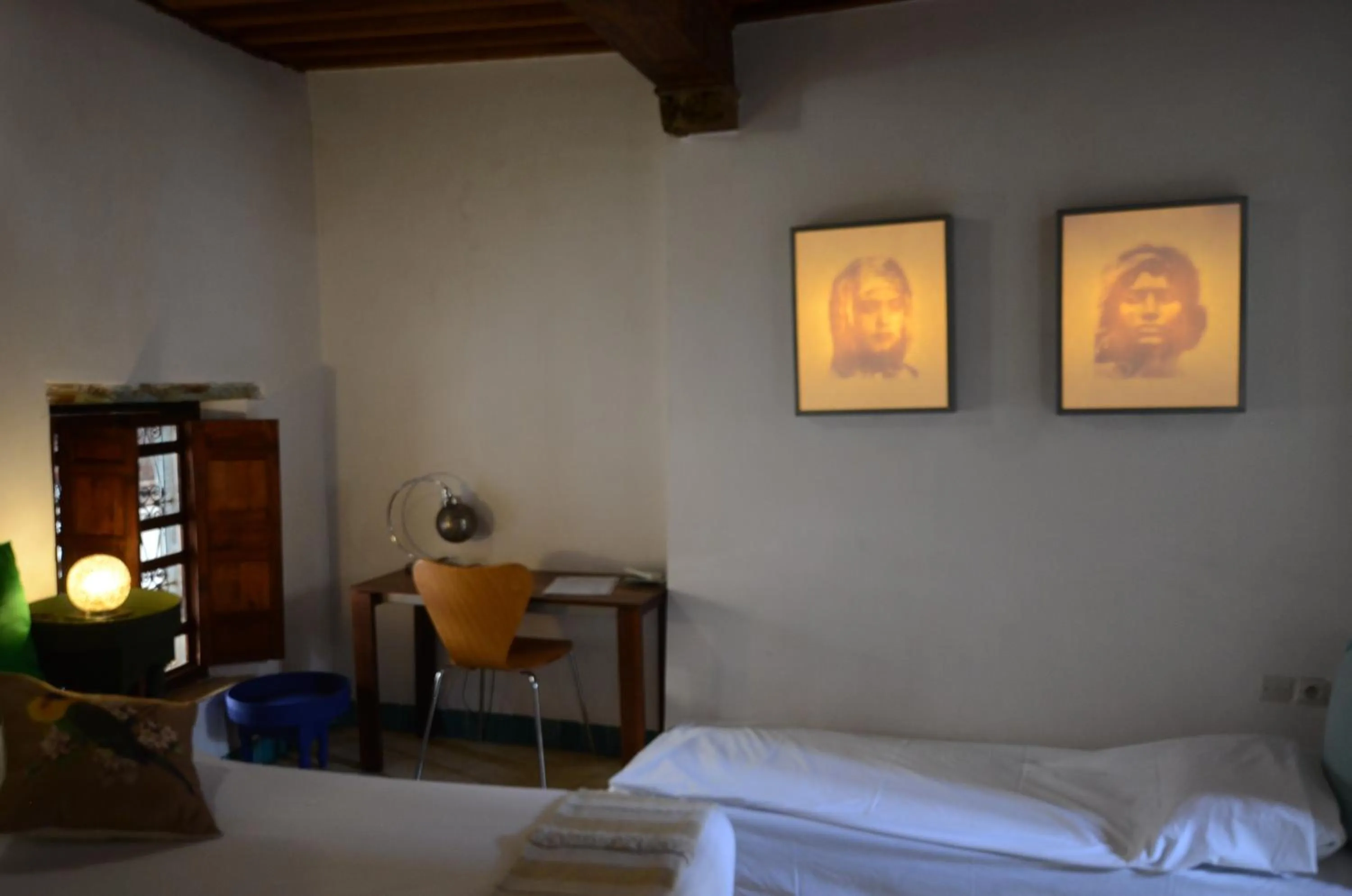 Photo of the whole room, Bed in Dar 7 Louyat