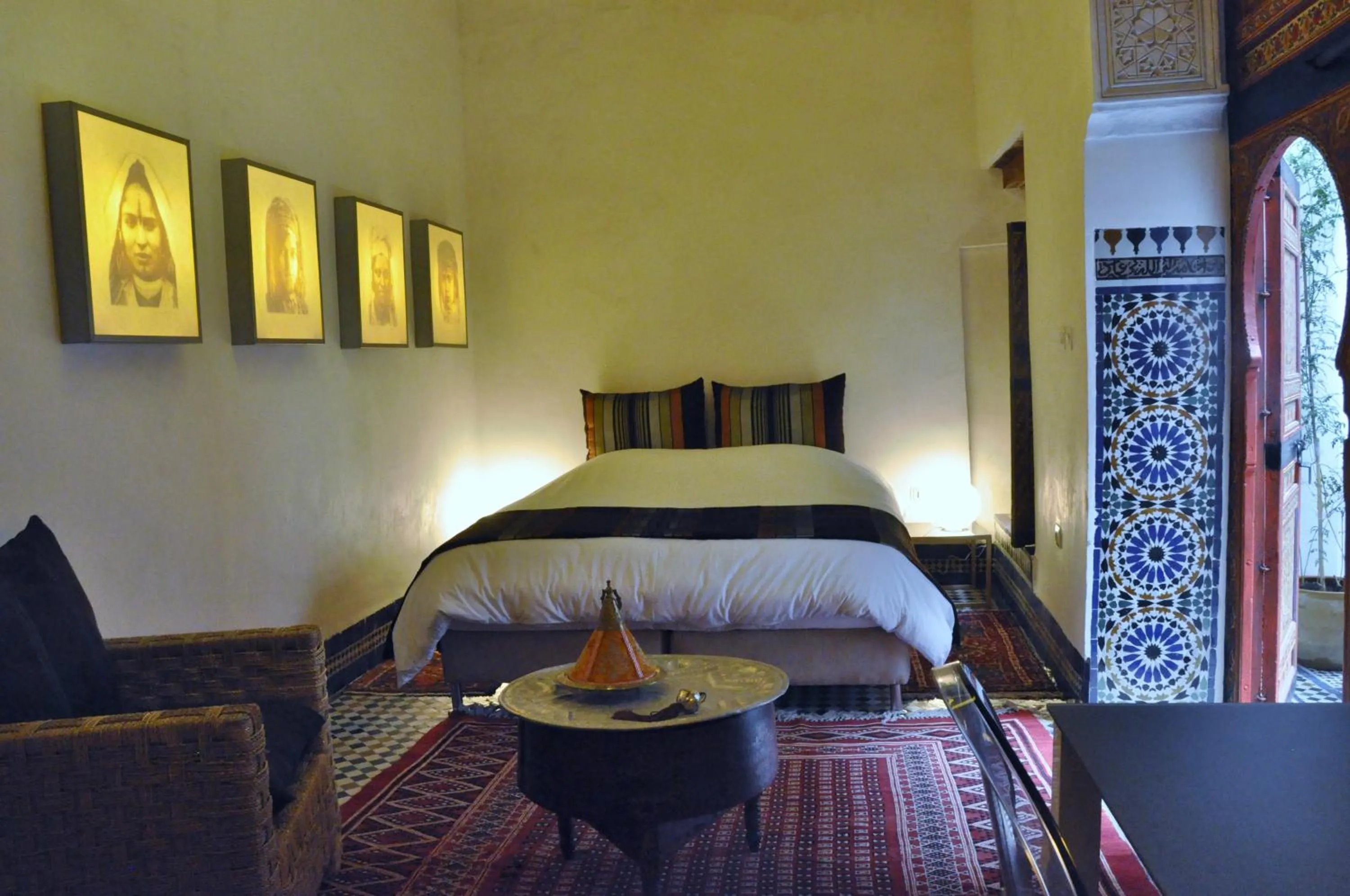 Photo of the whole room, Bed in Dar 7 Louyat