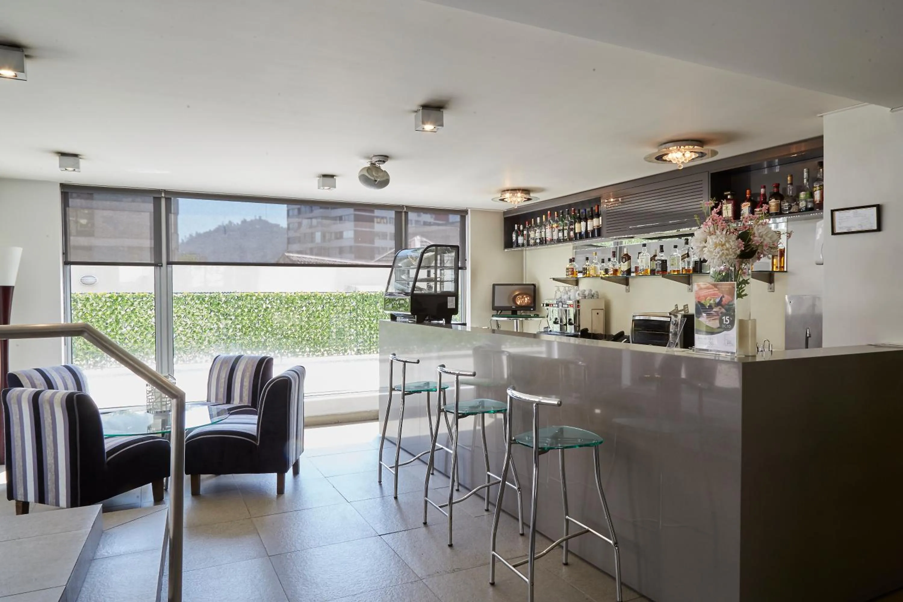 Lounge or bar in Hotel Terrado Lyon