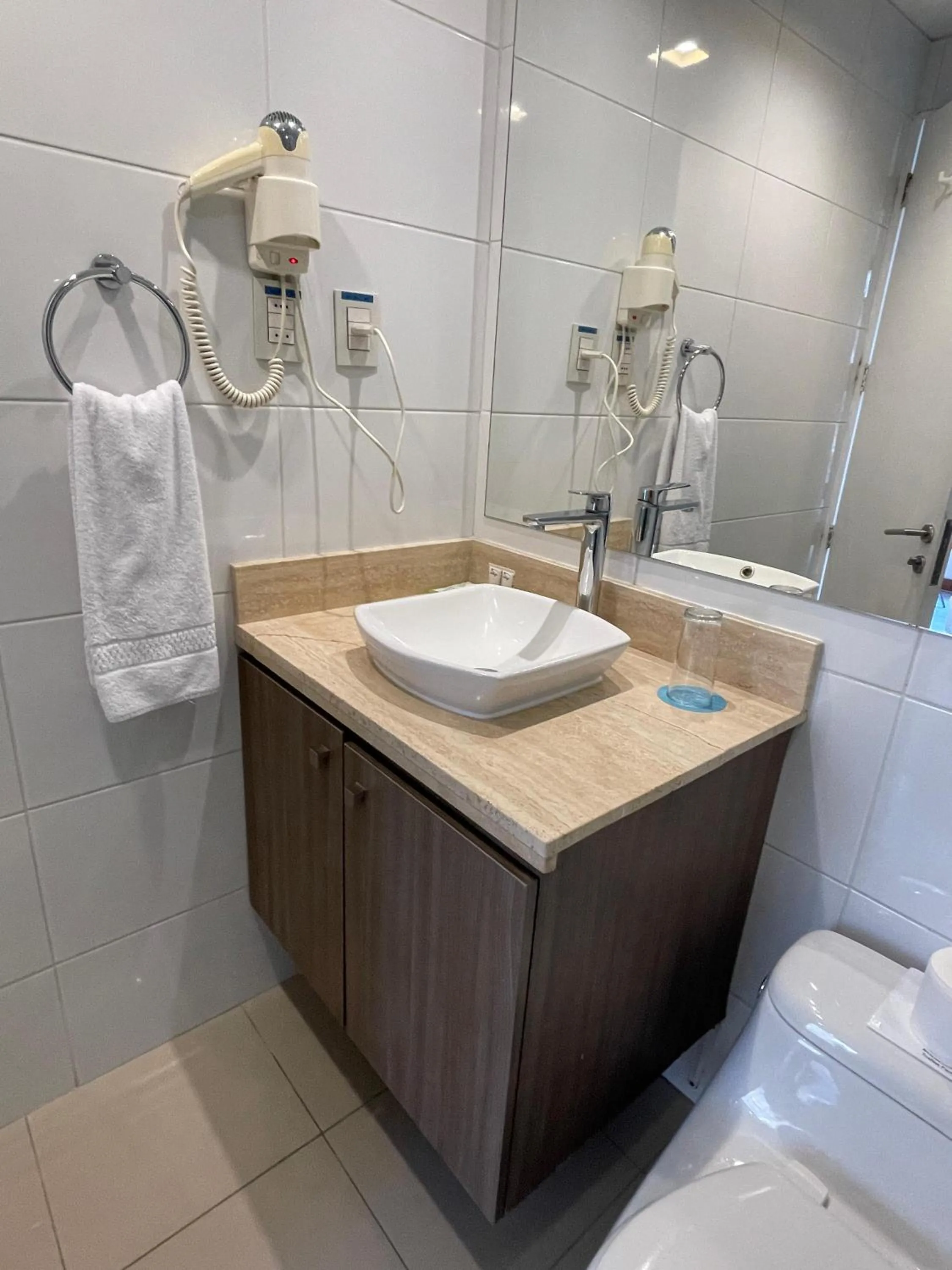 Bathroom in Hotel Terrado Lyon