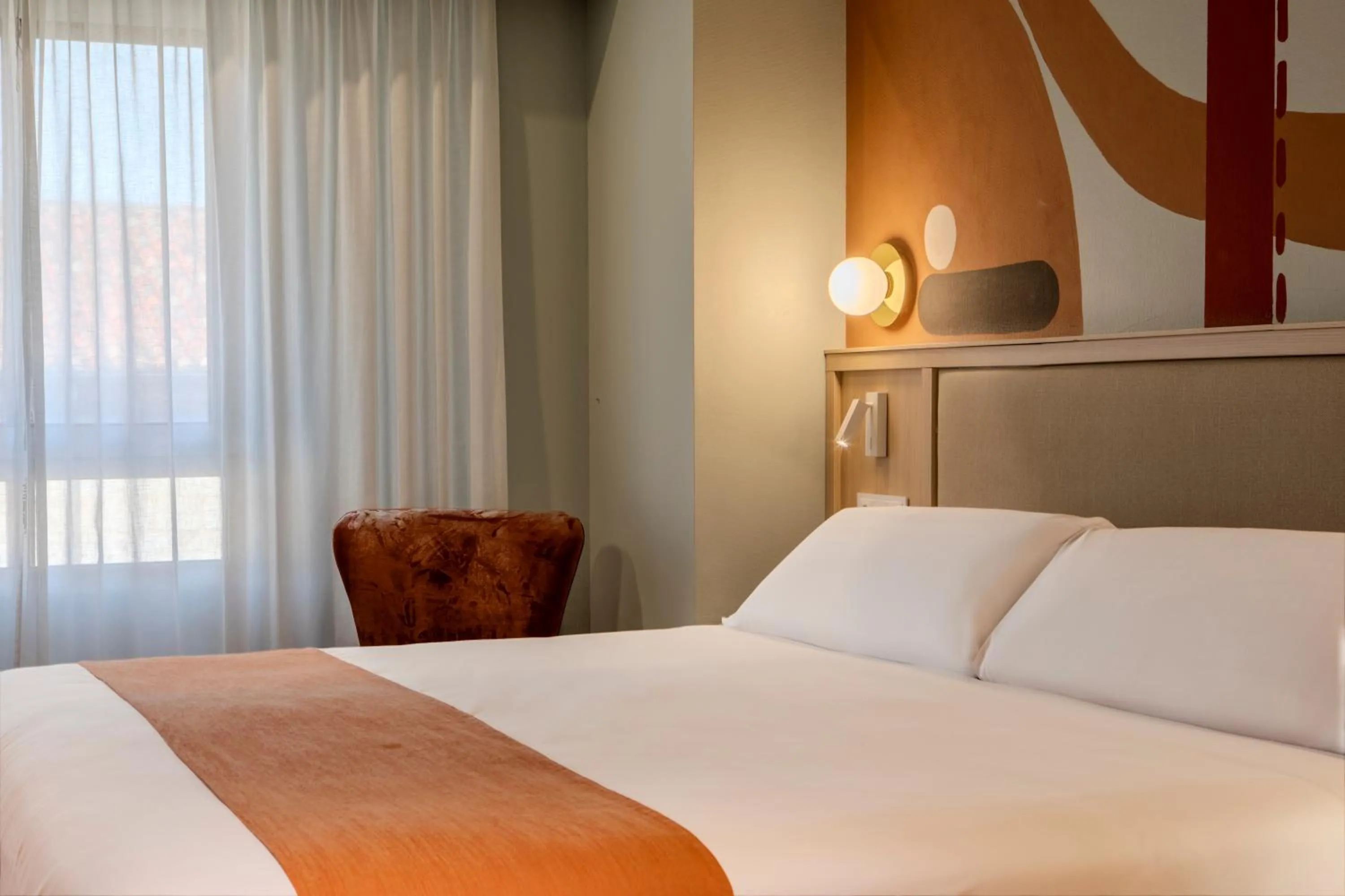 Photo of the whole room, Bed in Hotel Corona de Castilla Burgos