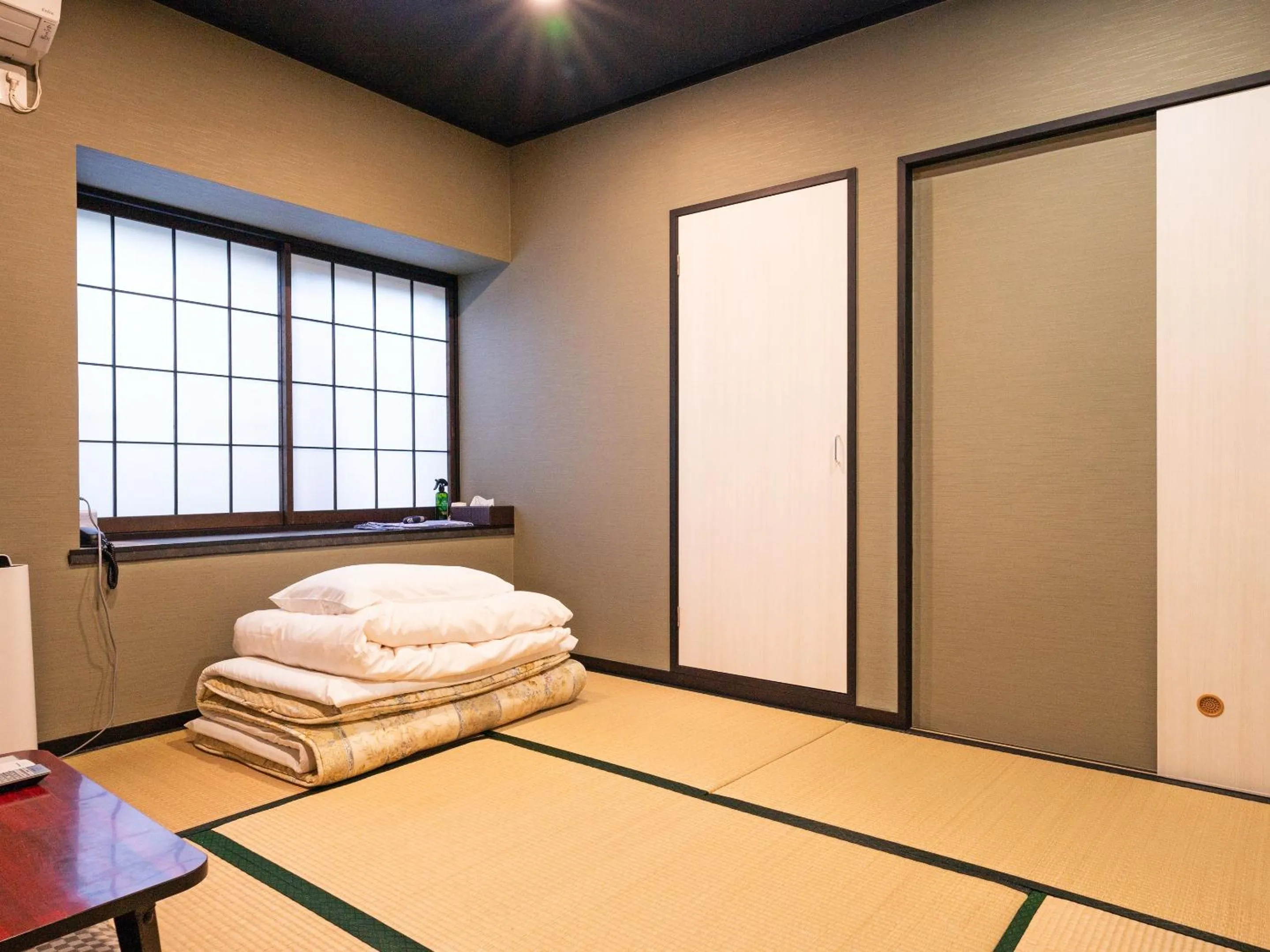 Photo of the whole room, Bed in SUIHOUEN