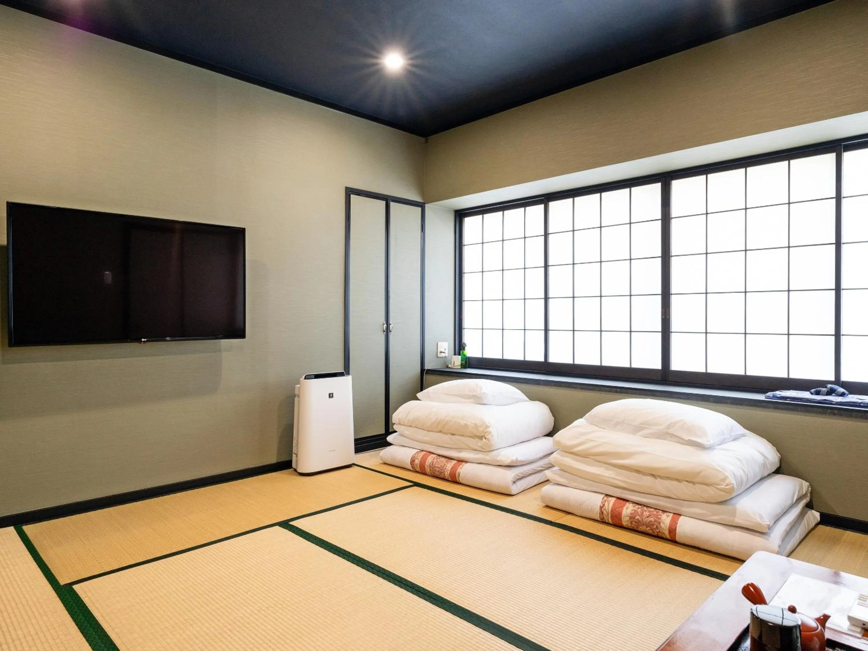 Photo of the whole room, Bed in SUIHOUEN