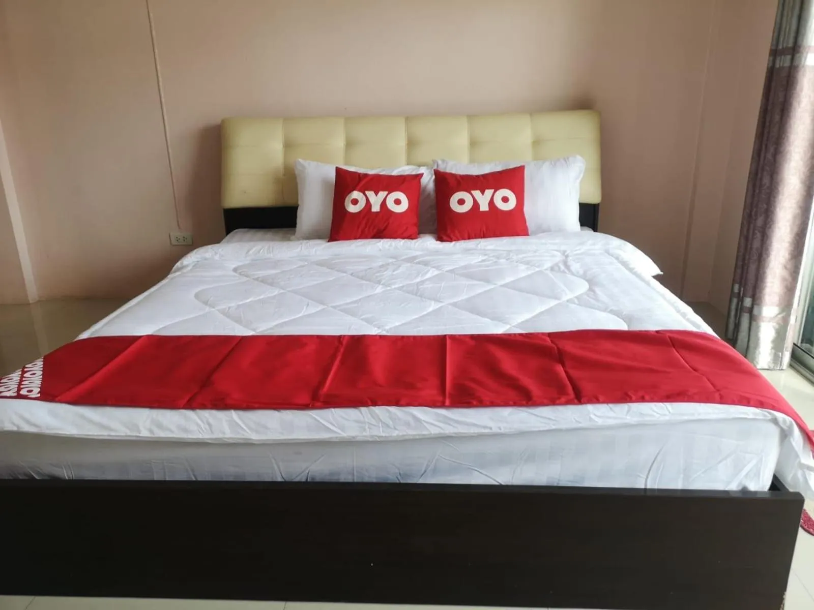 Bedroom, Bed in KJS Pattaya