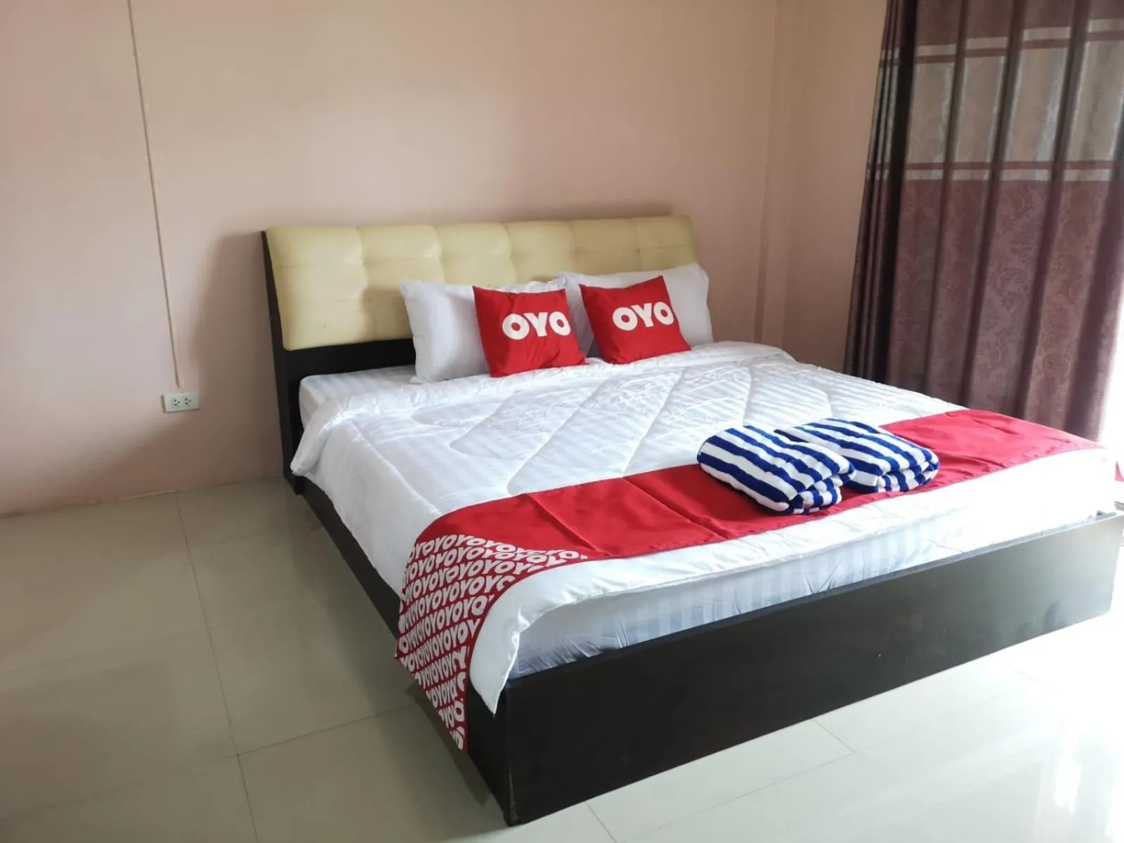 Bedroom, Bed in KJS Pattaya