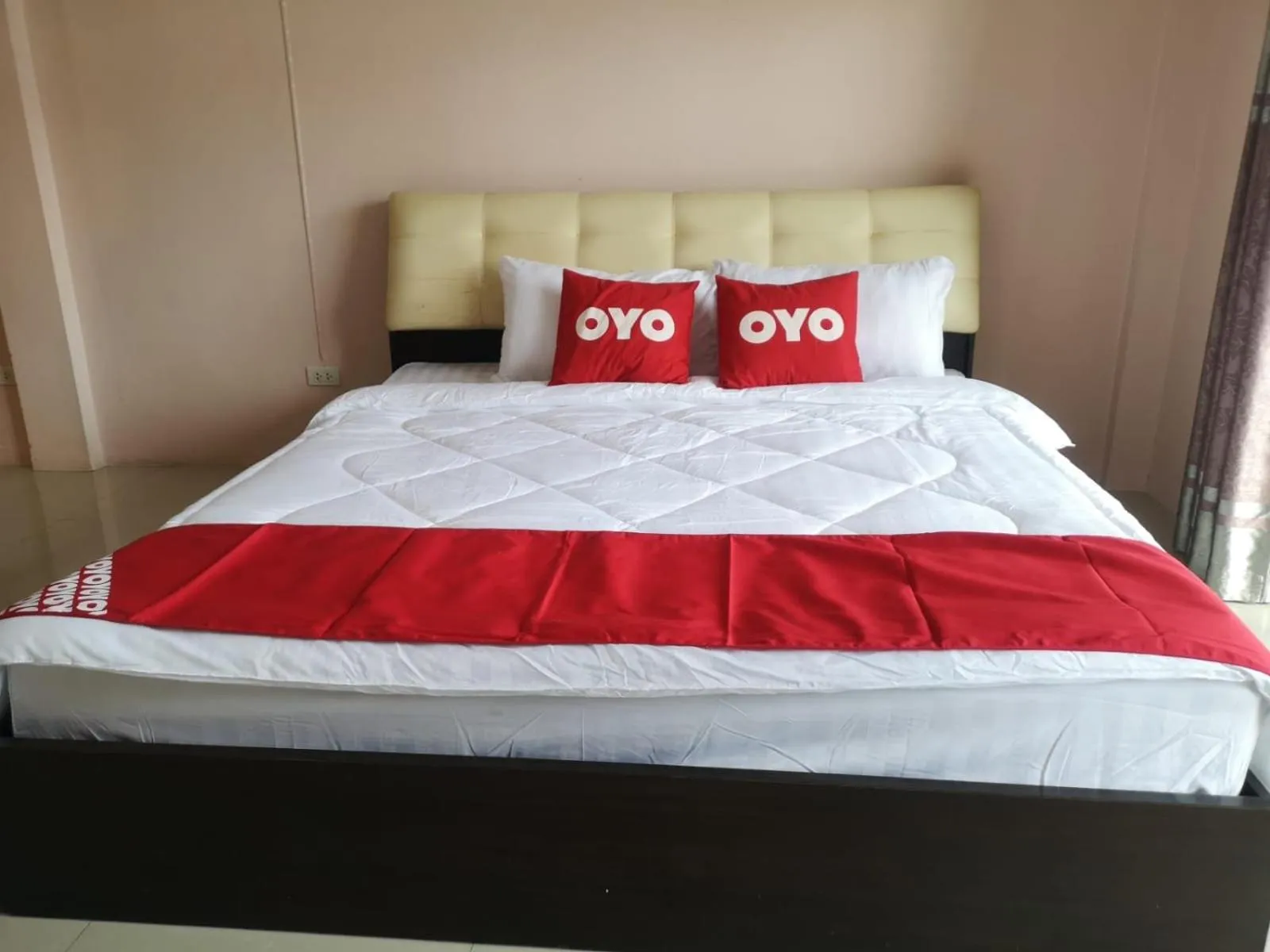 Bedroom, Bed in KJS Pattaya