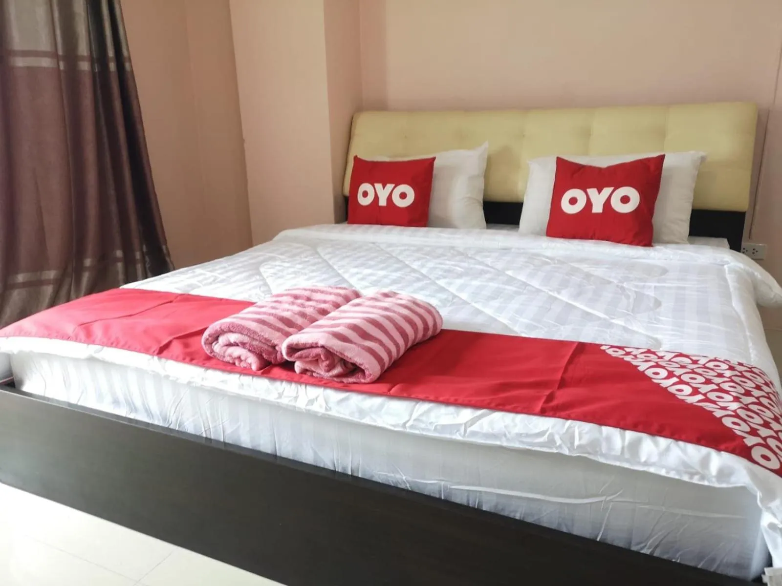 Bedroom, Bed in KJS Pattaya