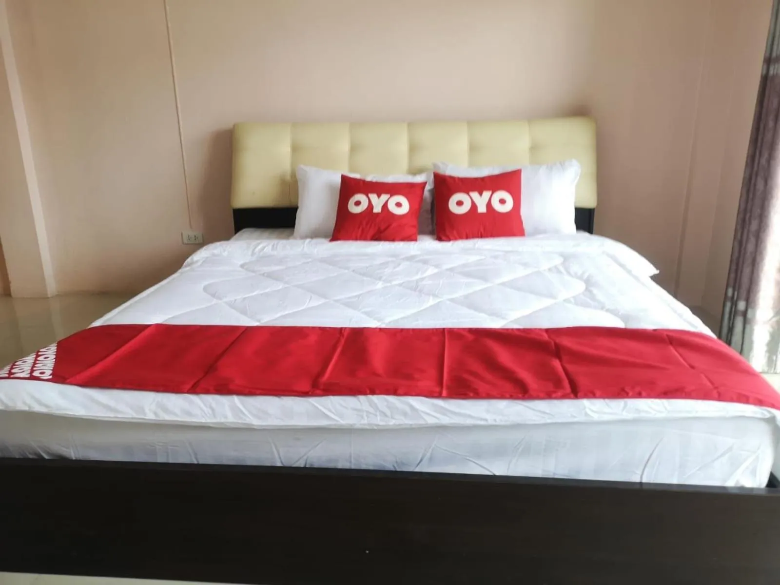 Bedroom, Bed in KJS Pattaya