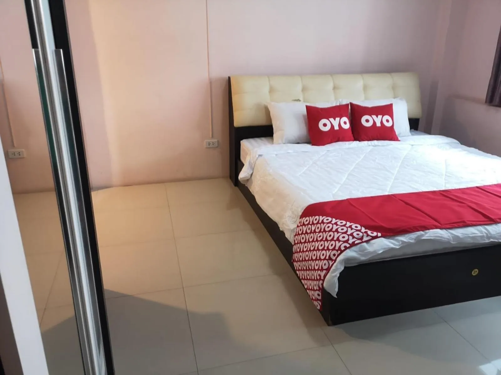 Bedroom, Bed in KJS Pattaya
