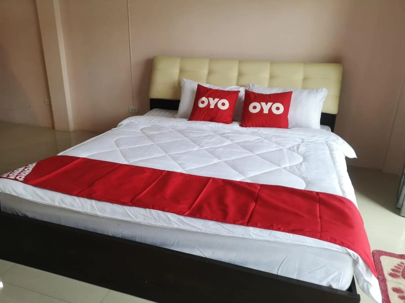 Bedroom, Bed in KJS Pattaya