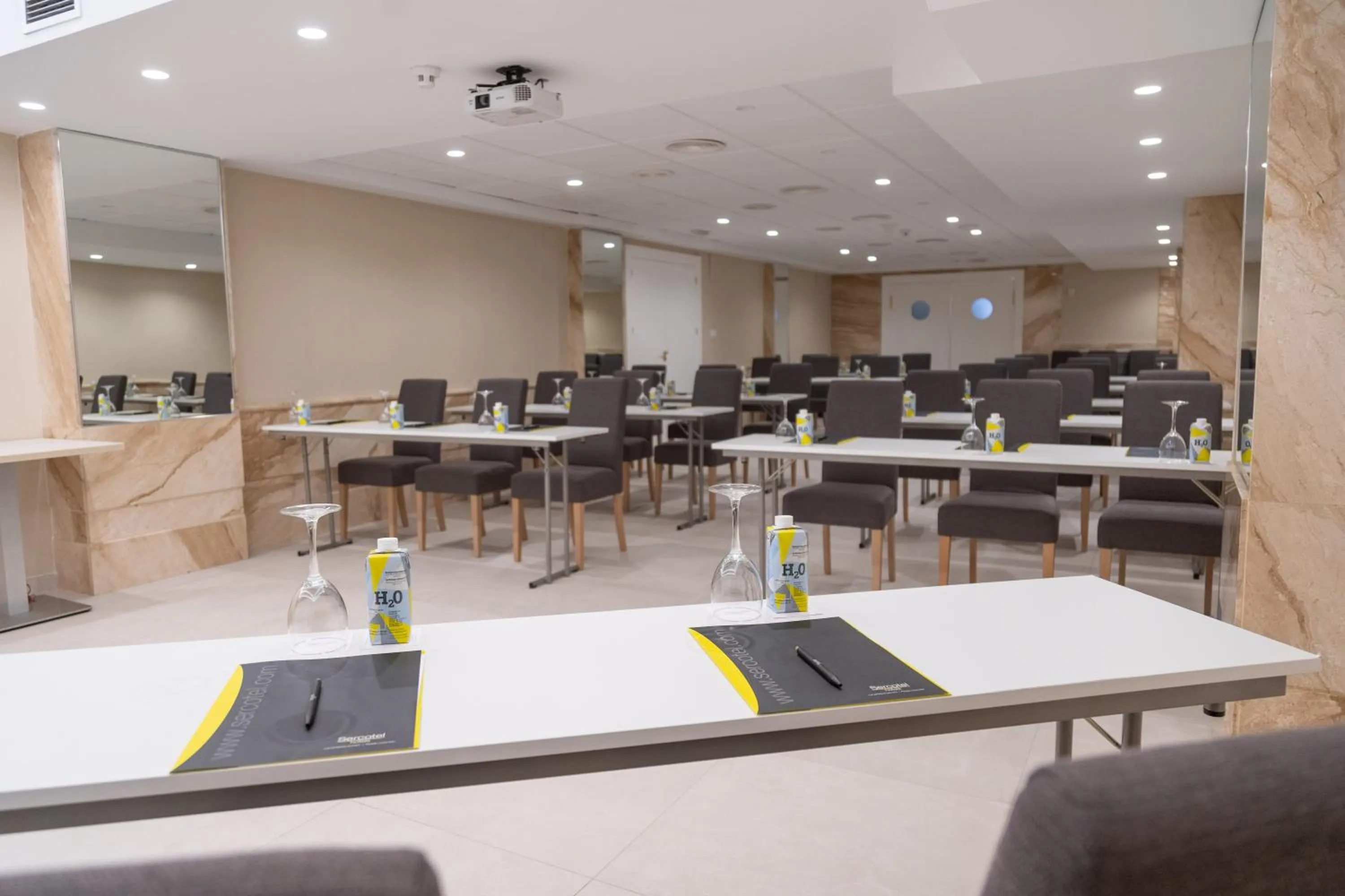 Meeting/conference room in Sercotel Carlos III