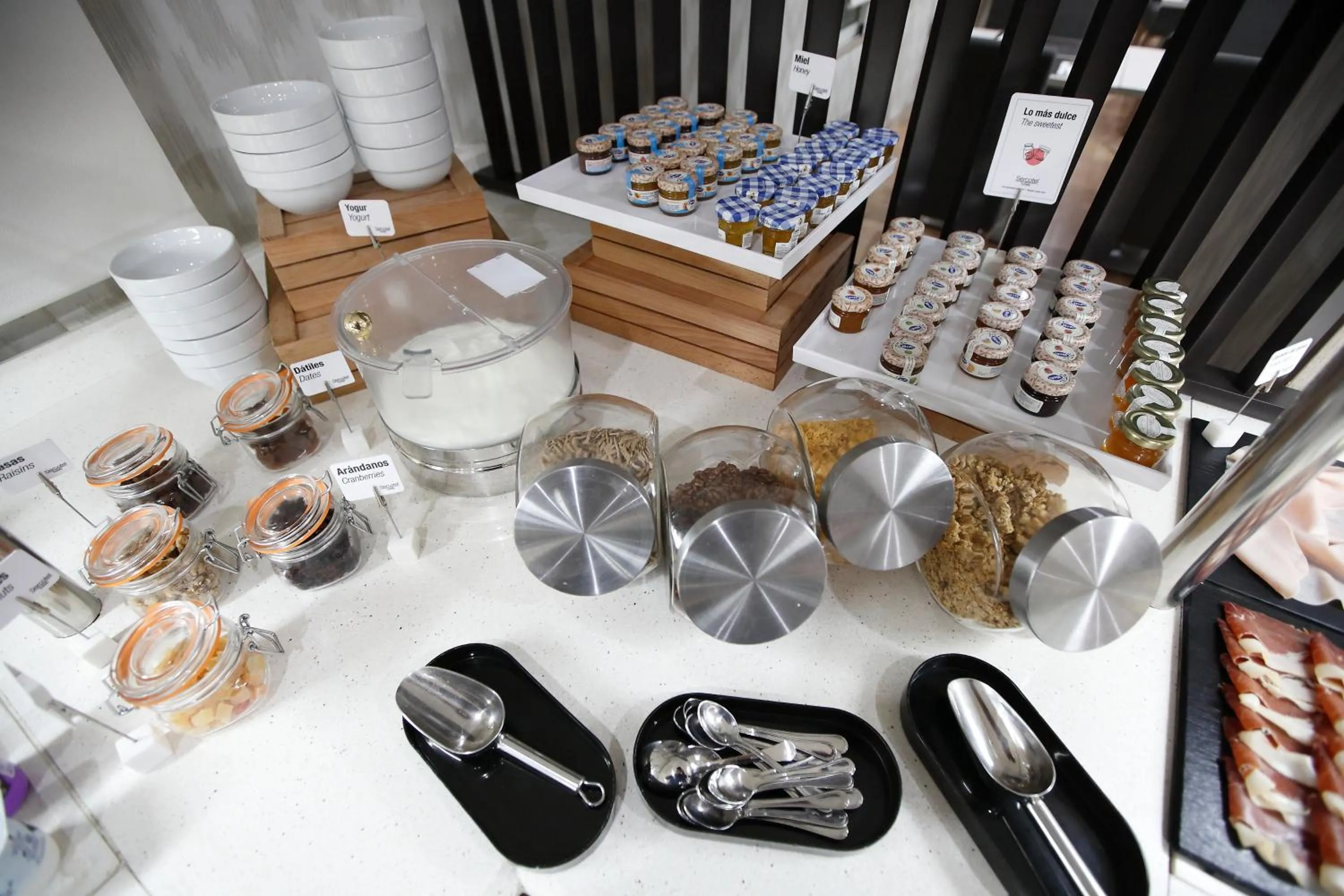 Buffet breakfast in Sercotel Carlos III